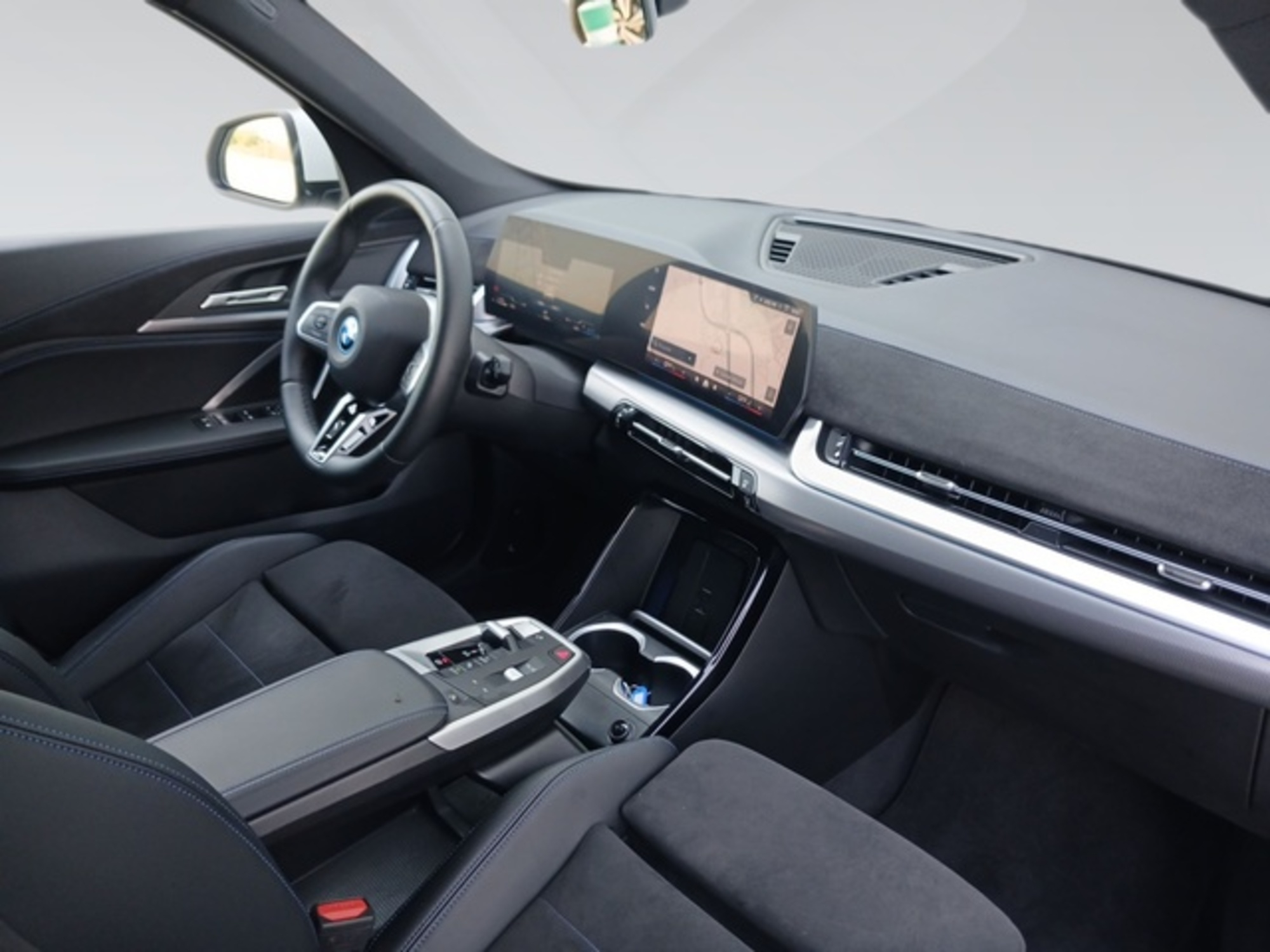 Renting BMW X1 xDrive25e 180 kW (245 CV) 13 2