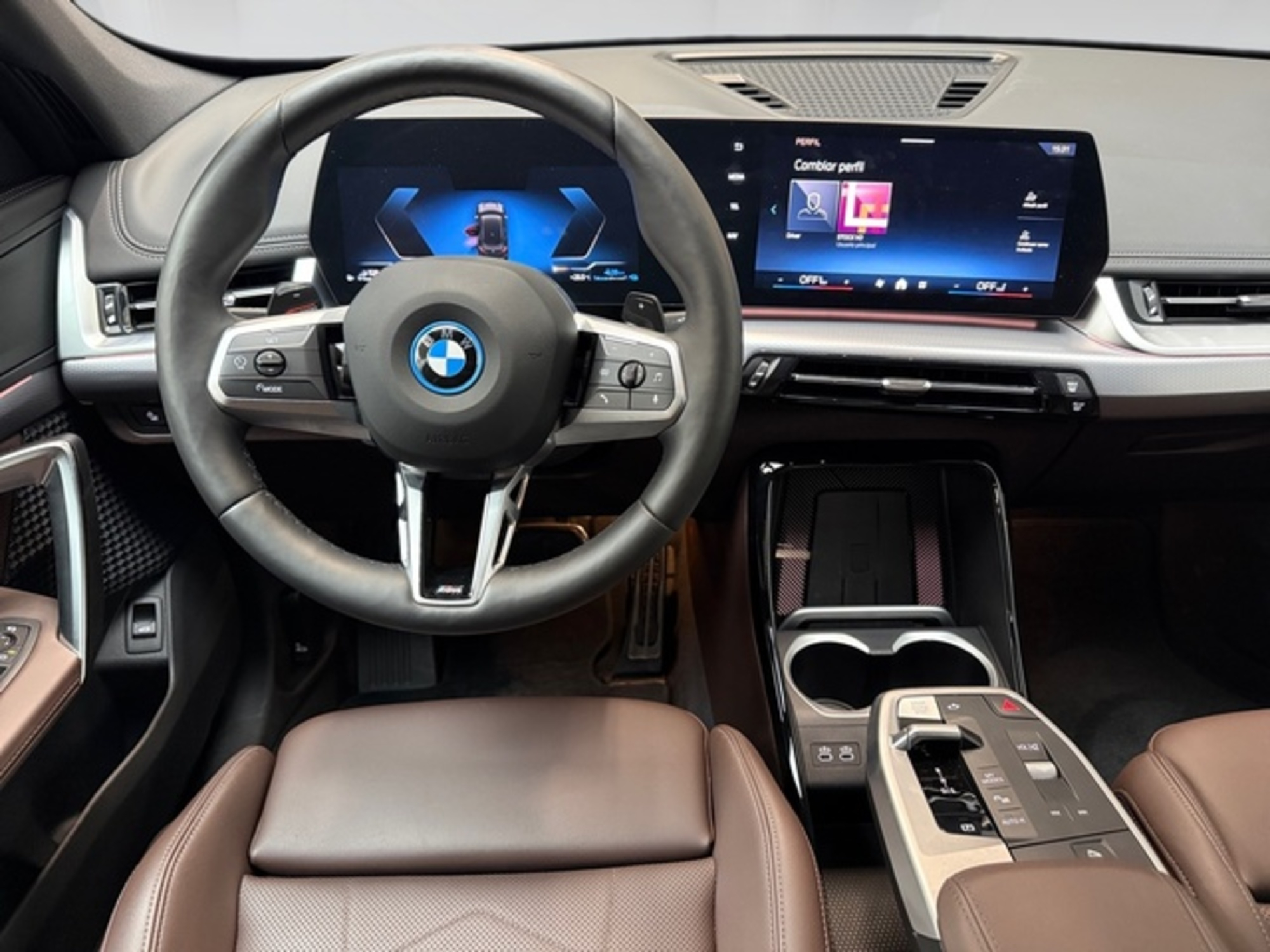 Renting BMW X1 xDrive25e 180 kW (245 CV) 13 7