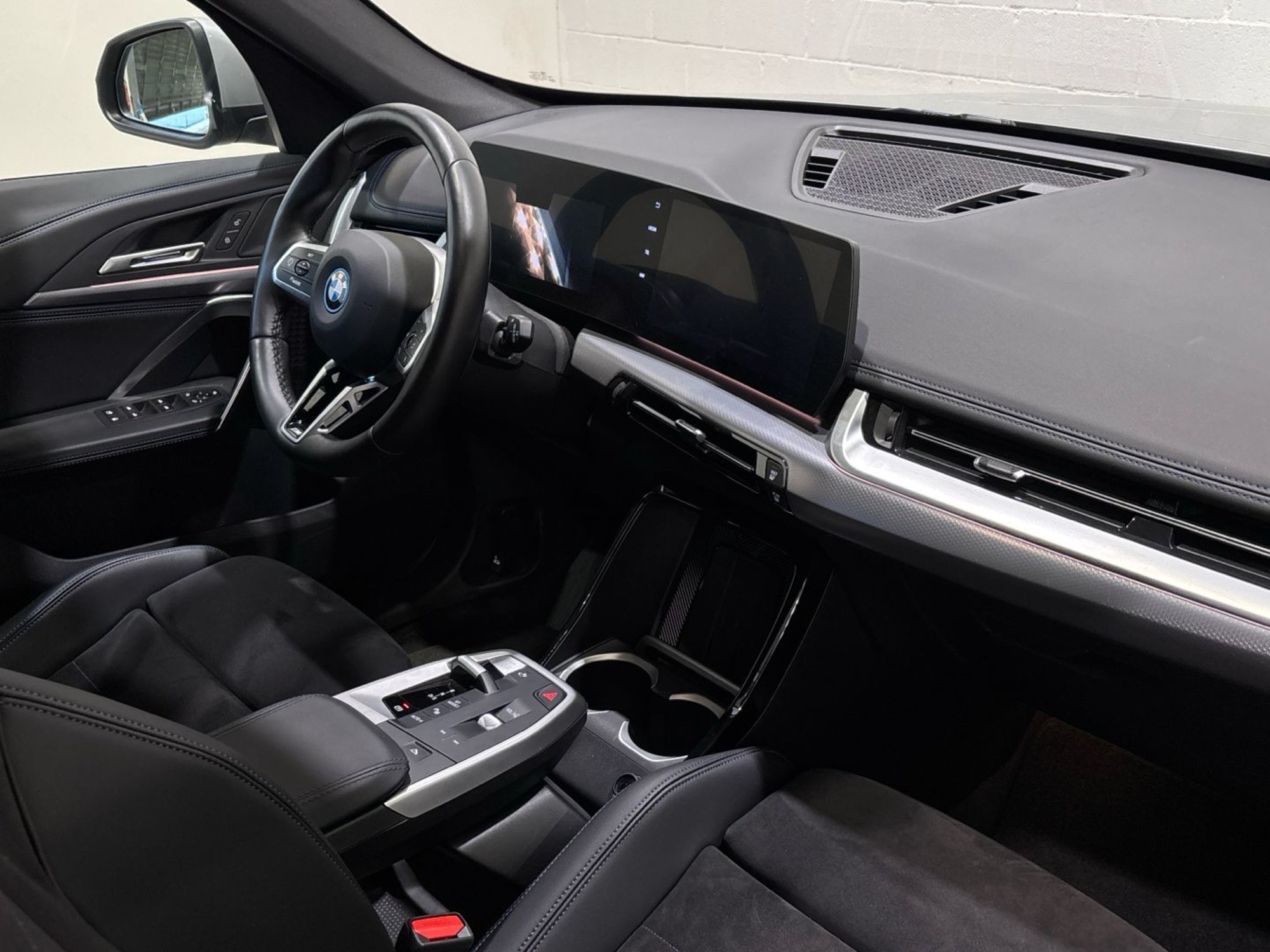 Renting BMW X1 xDrive25e 180 kW (245 CV) 13 11