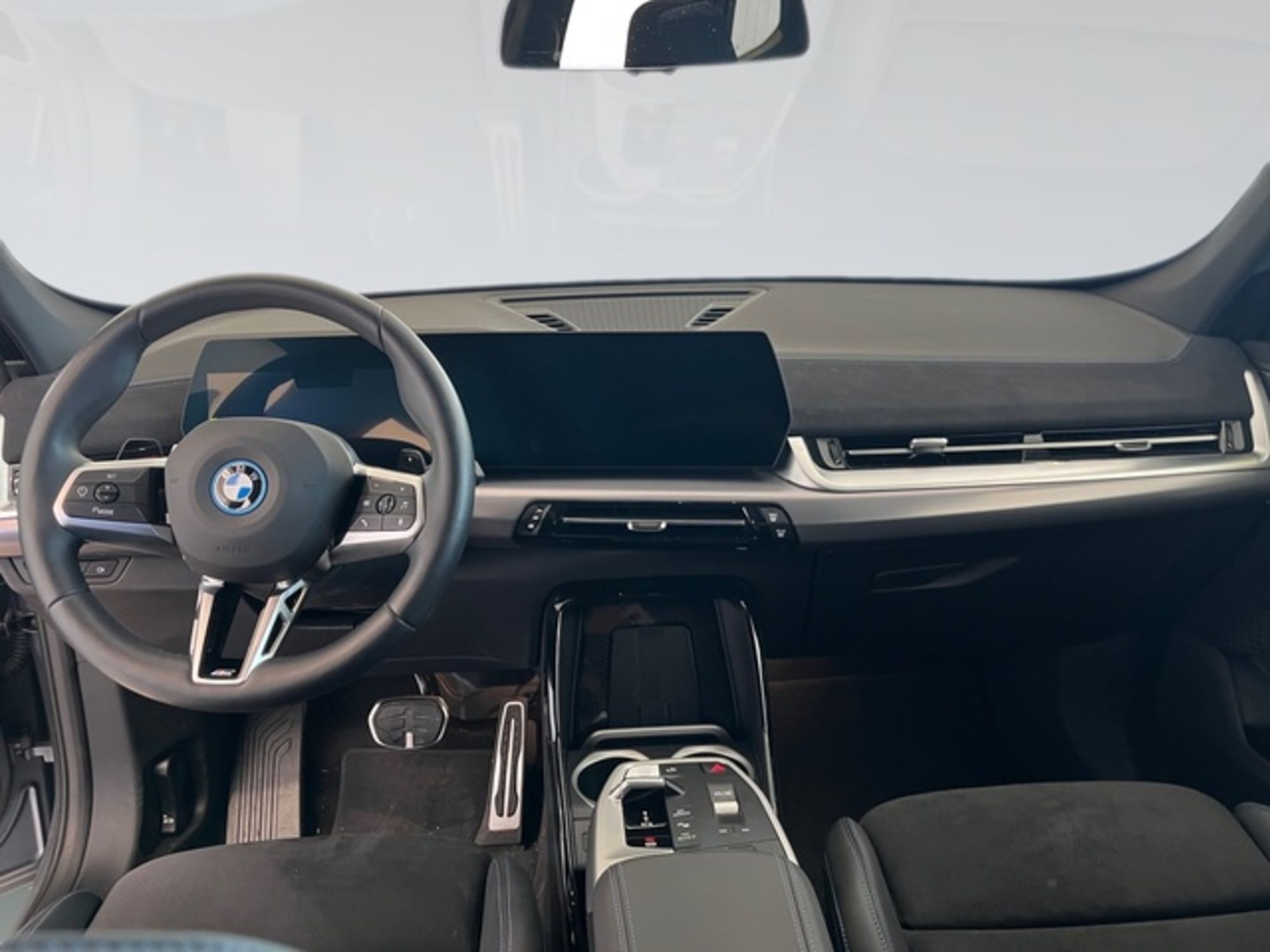 Renting BMW X1 xDrive25e 180 kW (245 CV) 14 1