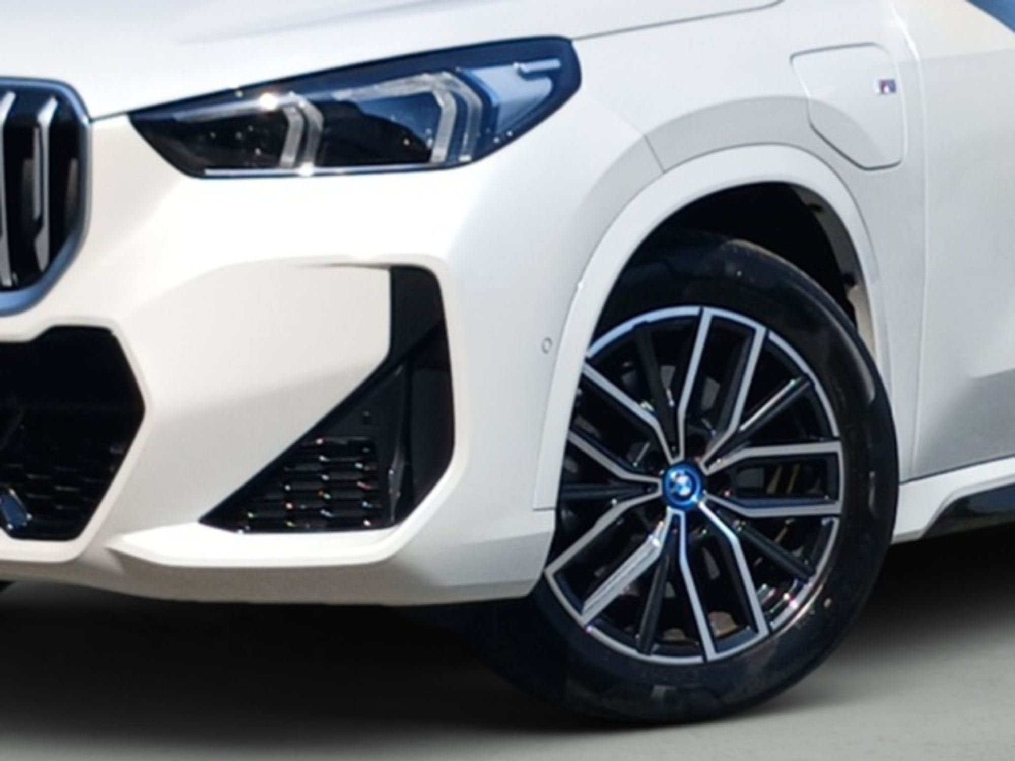 Renting BMW X1 xDrive25e 180 kW (245 CV) 14 6