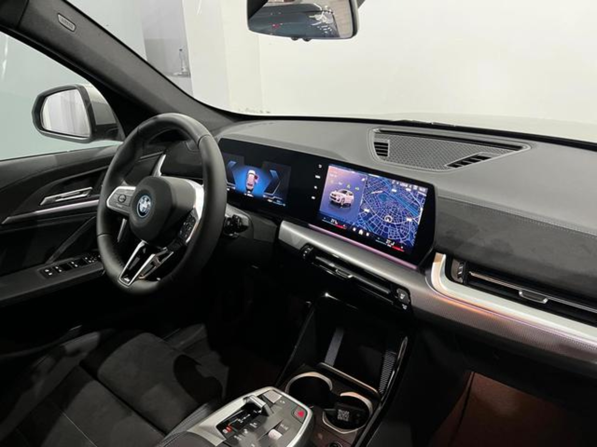 Renting BMW X1 xDrive25e 180 kW (245 CV) 14 15