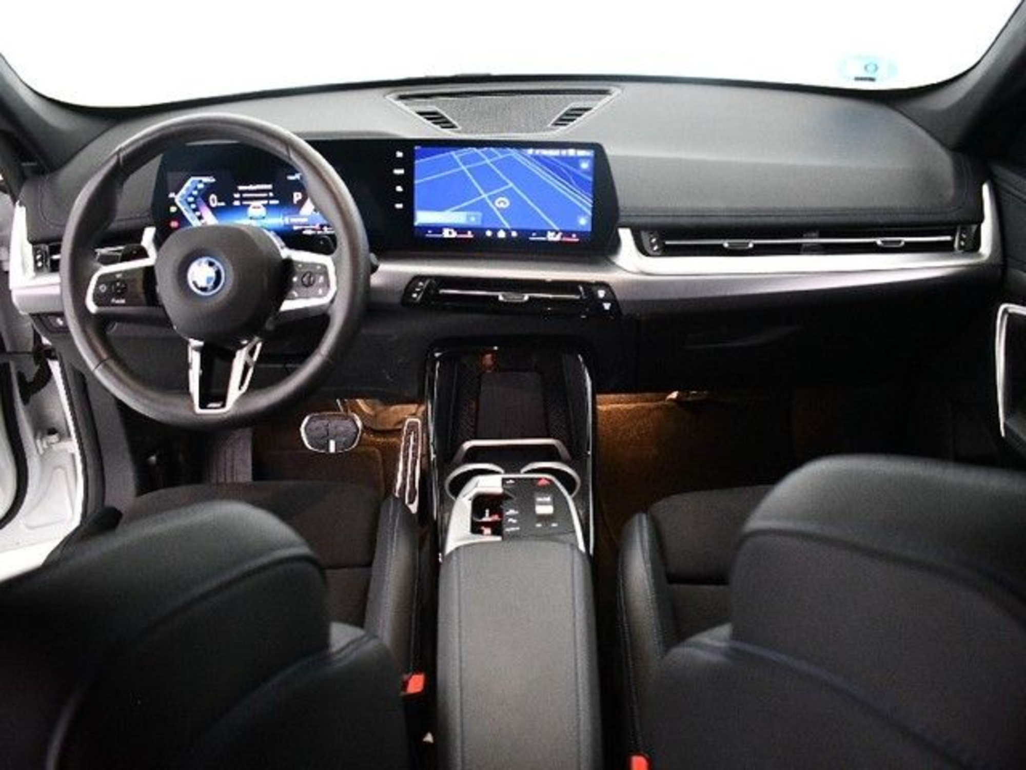 Renting BMW X1 xDrive25e 180 kW (245 CV) 14 21