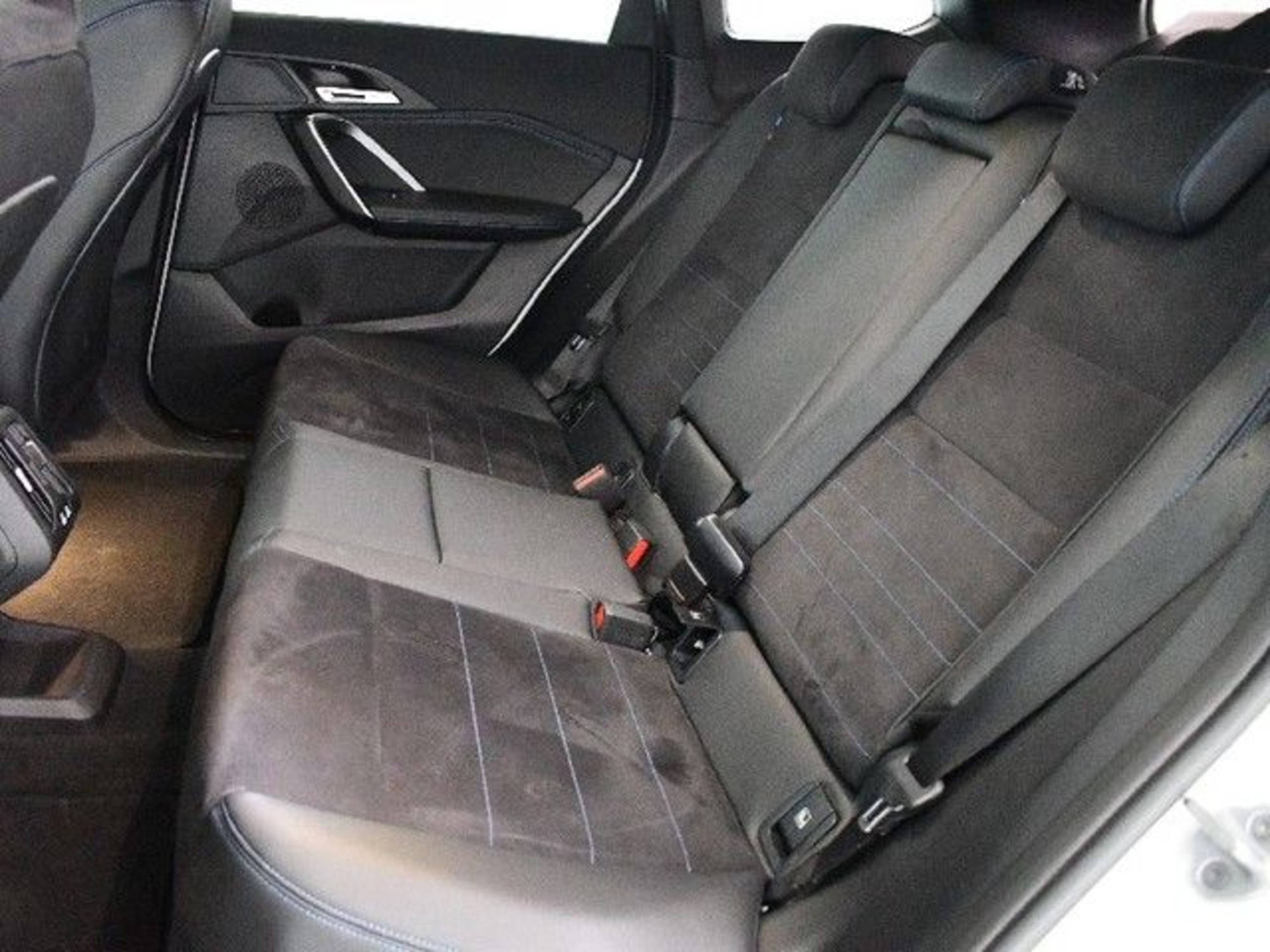 Renting BMW X1 xDrive25e 180 kW (245 CV) 14 21
