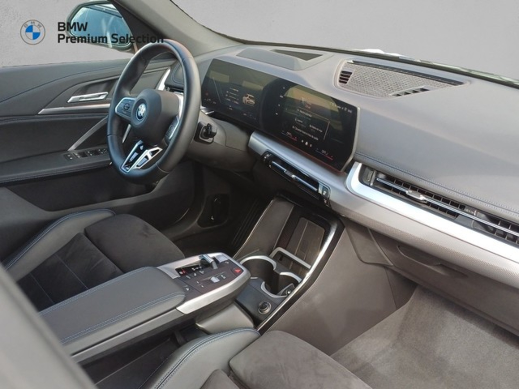 Renting BMW X1 xDrive25e 180 kW (245 CV) 31