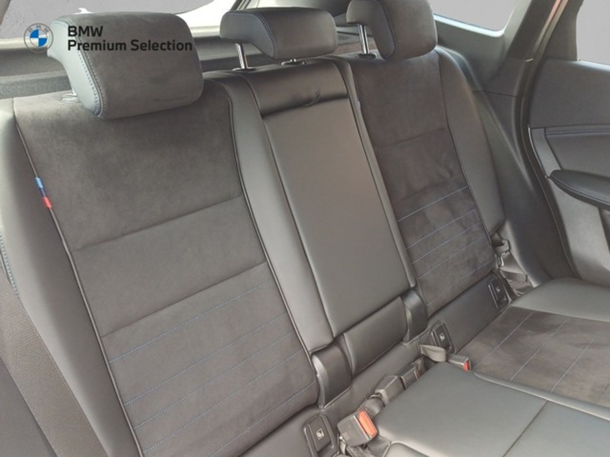 Renting BMW X1 xDrive25e 180 kW (245 CV) 31