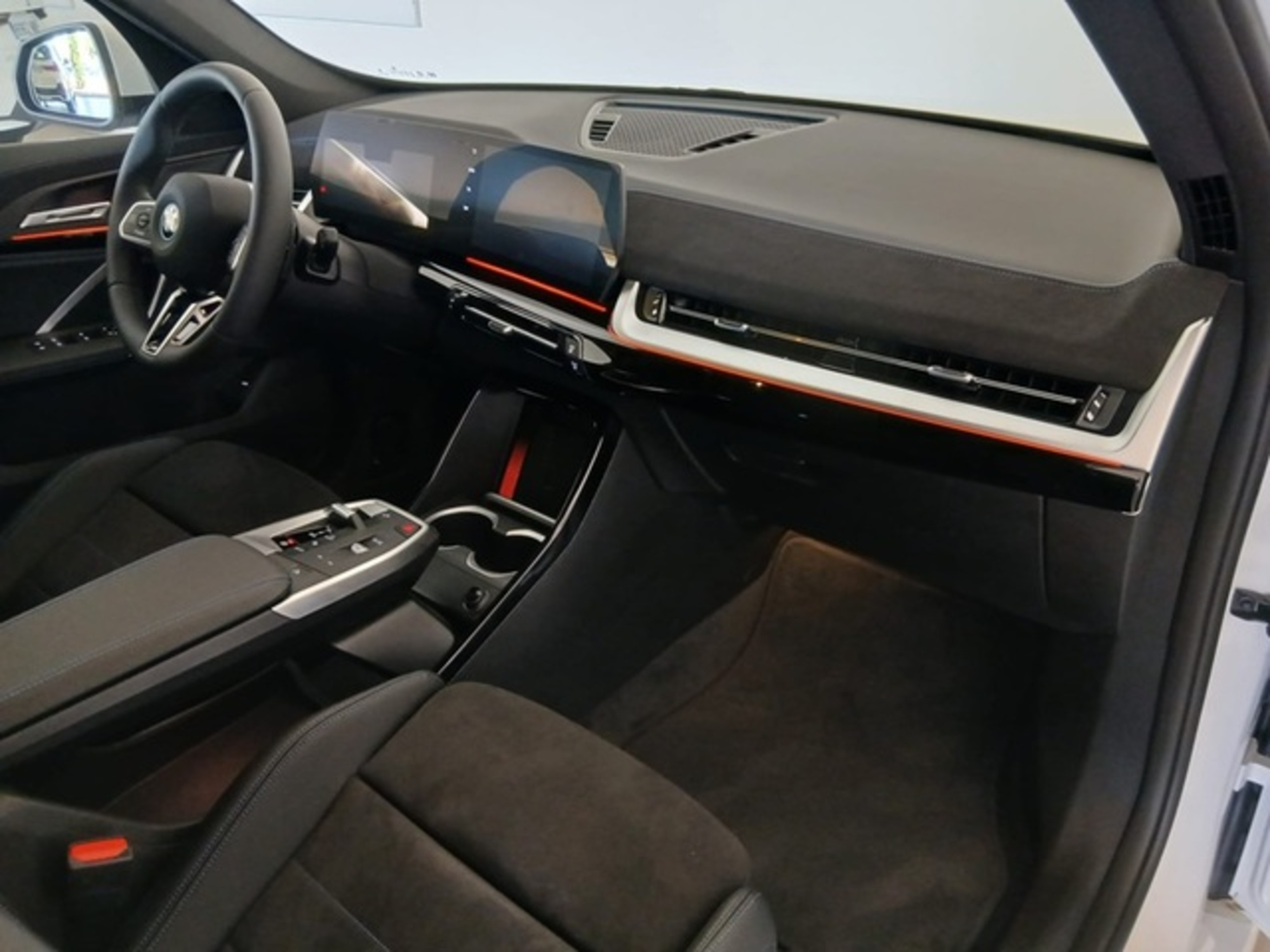 Renting BMW X1 xDrive25e 180 kW (245 CV) 28