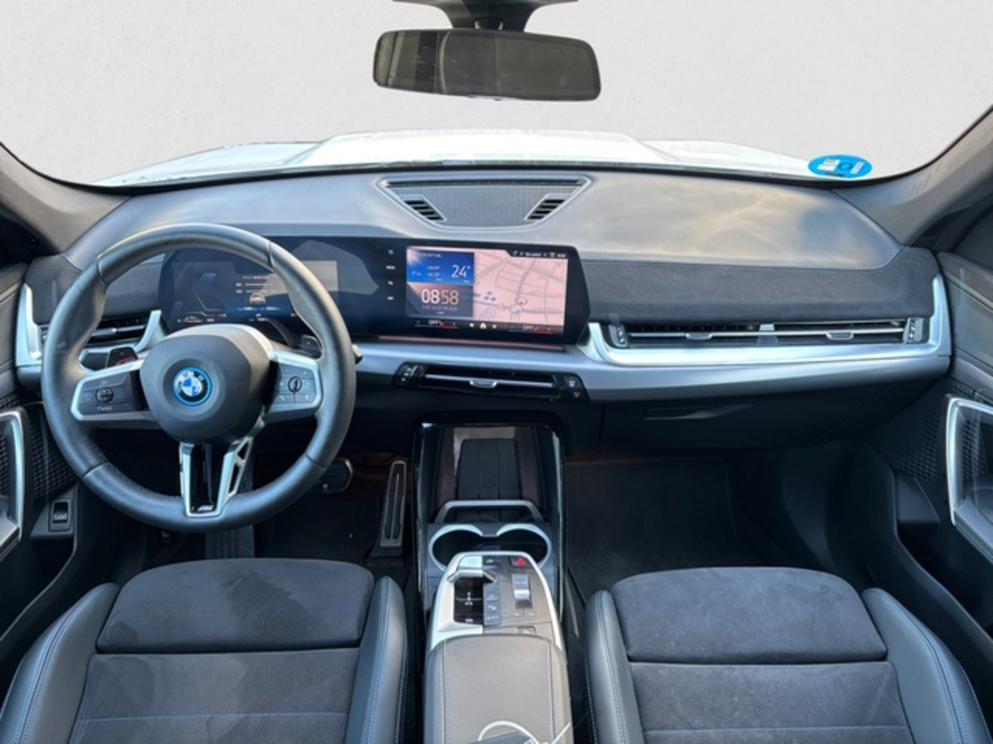 Renting BMW X1 xDrive25e 180 kW (245 CV) 28 12
