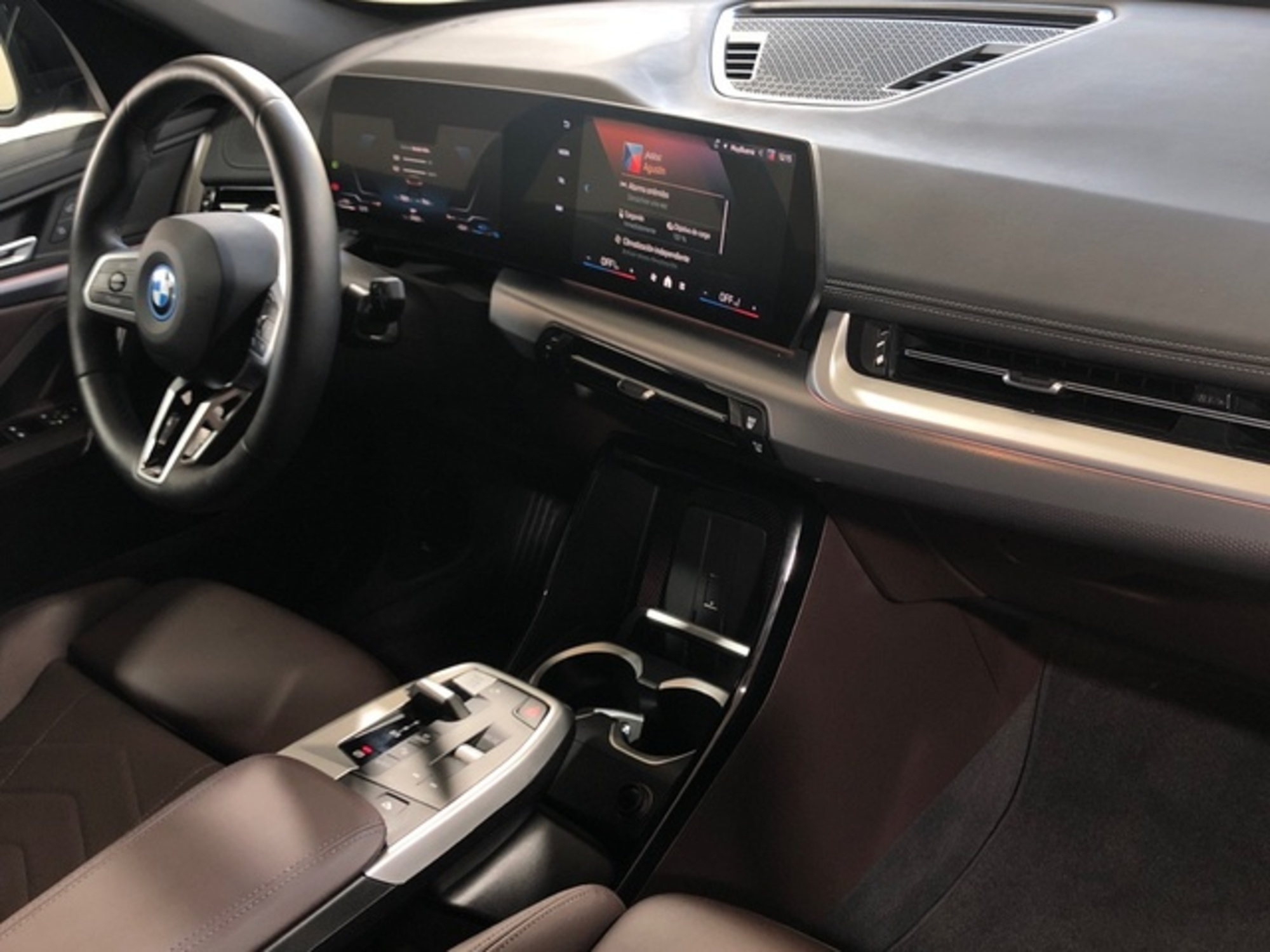 Renting BMW X1 xDrive25e 180 kW (245 CV) 28 13