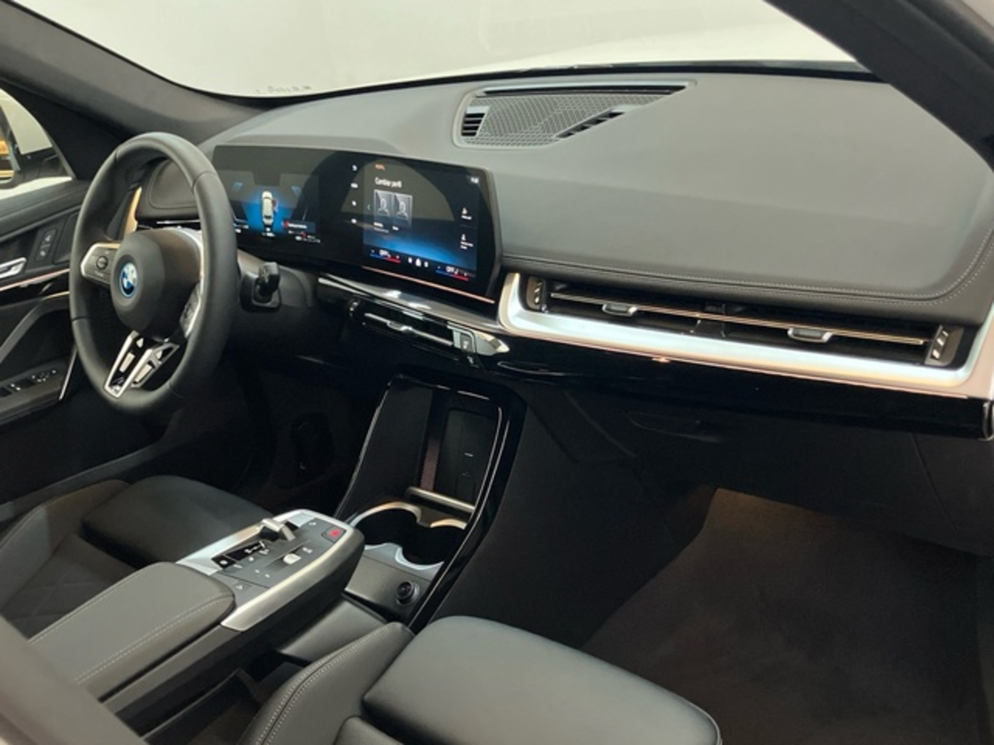 Renting BMW X1 xDrive30e 240 kW (326 CV) 7