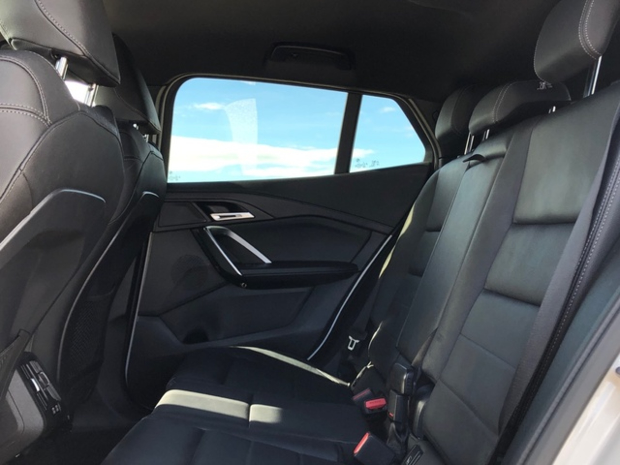 Renting BMW X2 sDrive18d 110 kW (150 CV) 27 2