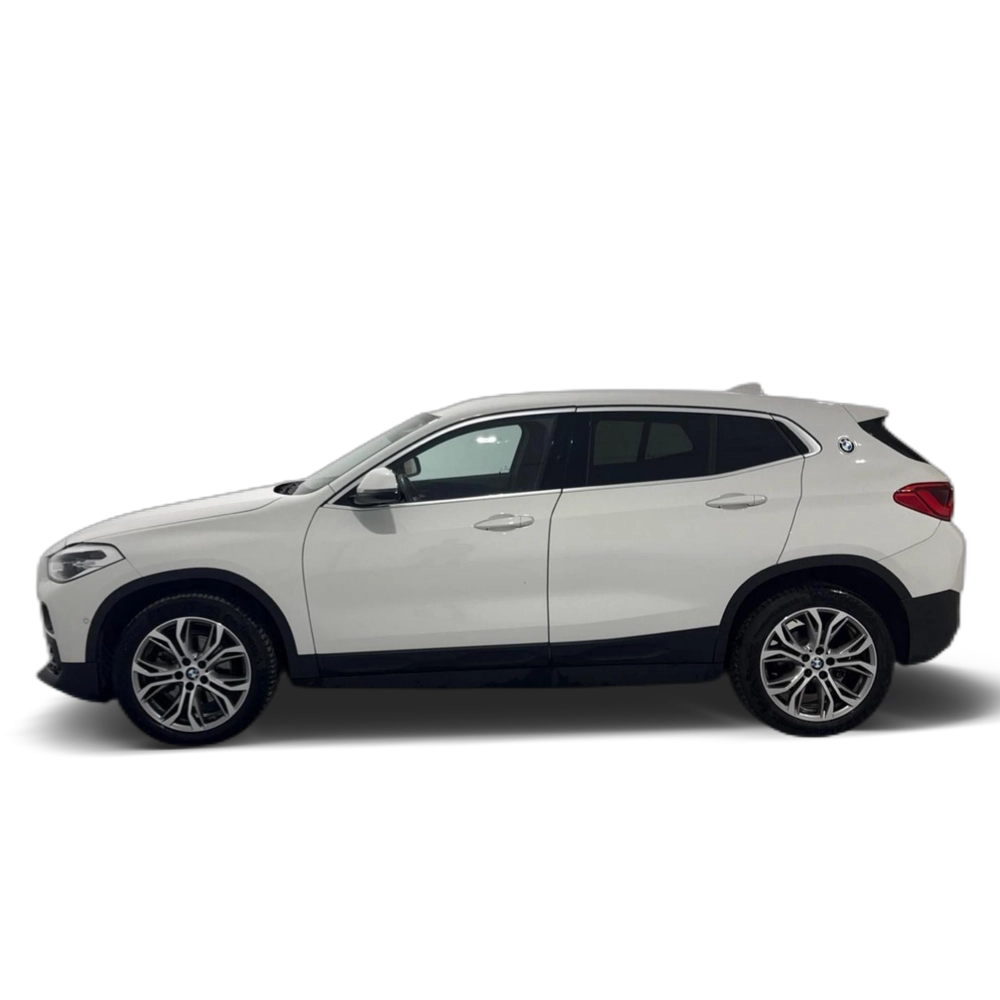 Renting BMW X2 sDrive18i 103 kW (140 CV) 1 1