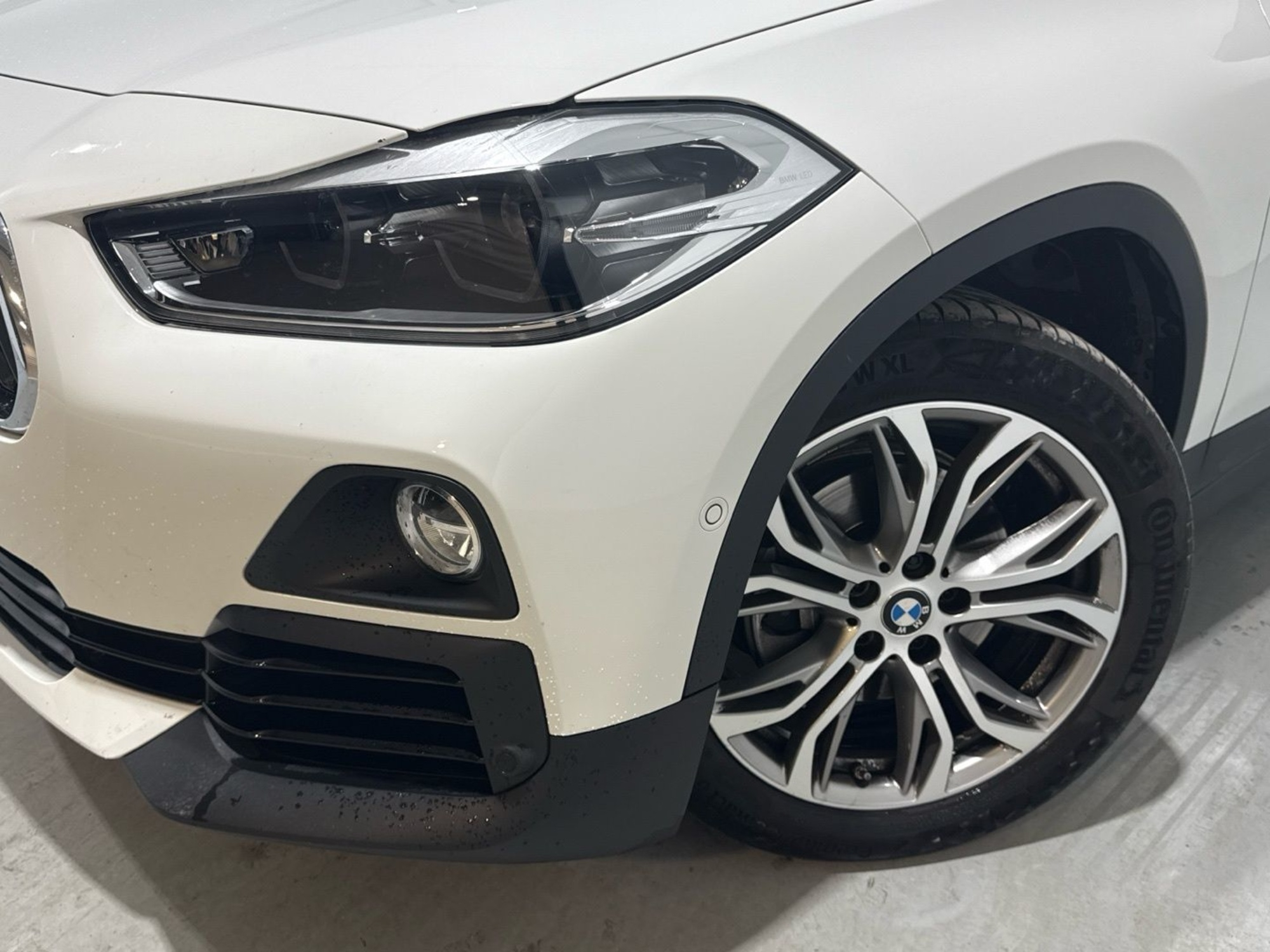 Renting BMW X2 sDrive18i 103 kW (140 CV) 1 1