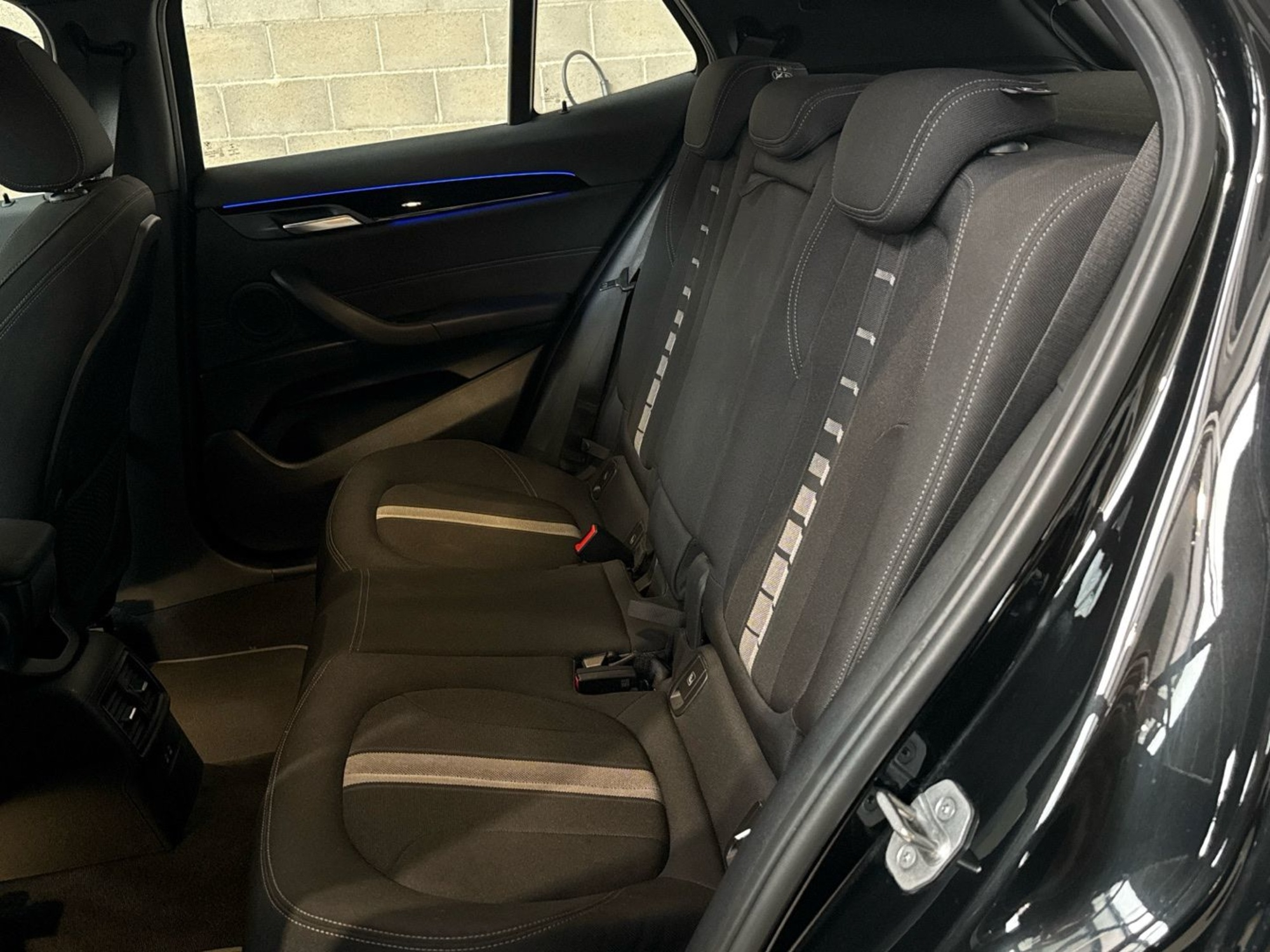 Renting BMW X2 sDrive18i 103 kW (140 CV) 2
