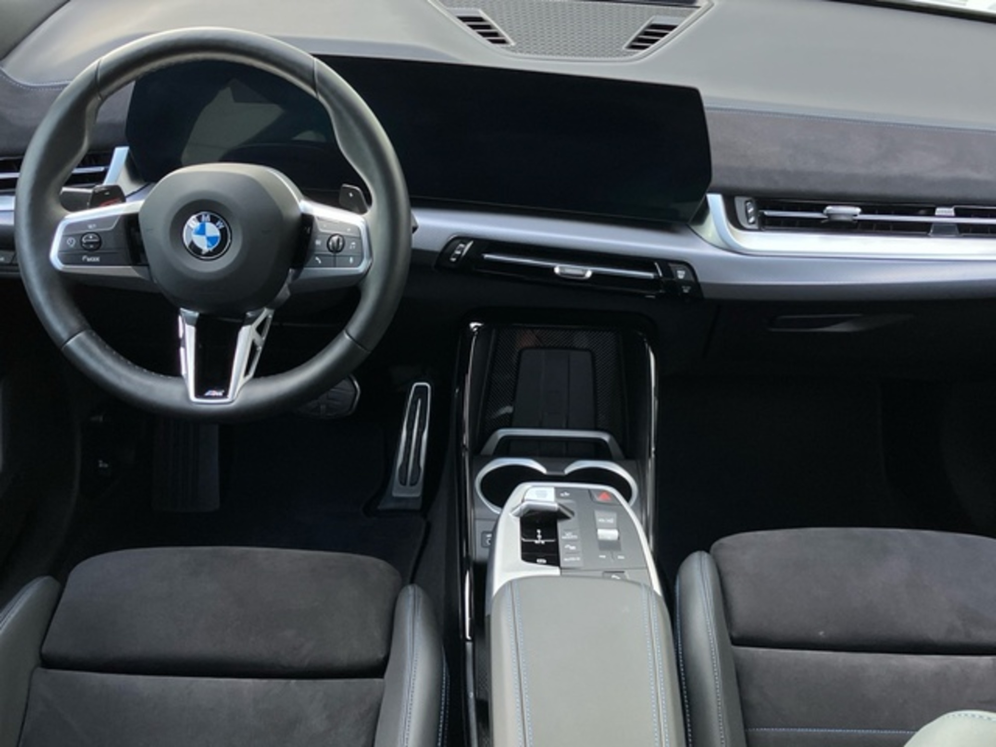 Renting BMW X2 xDrive20d 120 kW (163 CV) 4 1