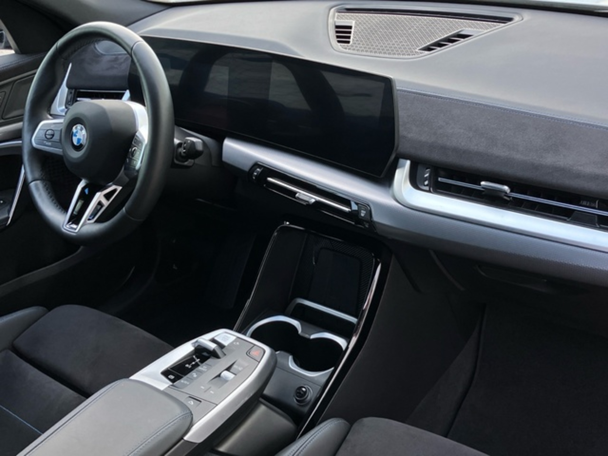 Renting BMW X2 xDrive20d 120 kW (163 CV) 4 1