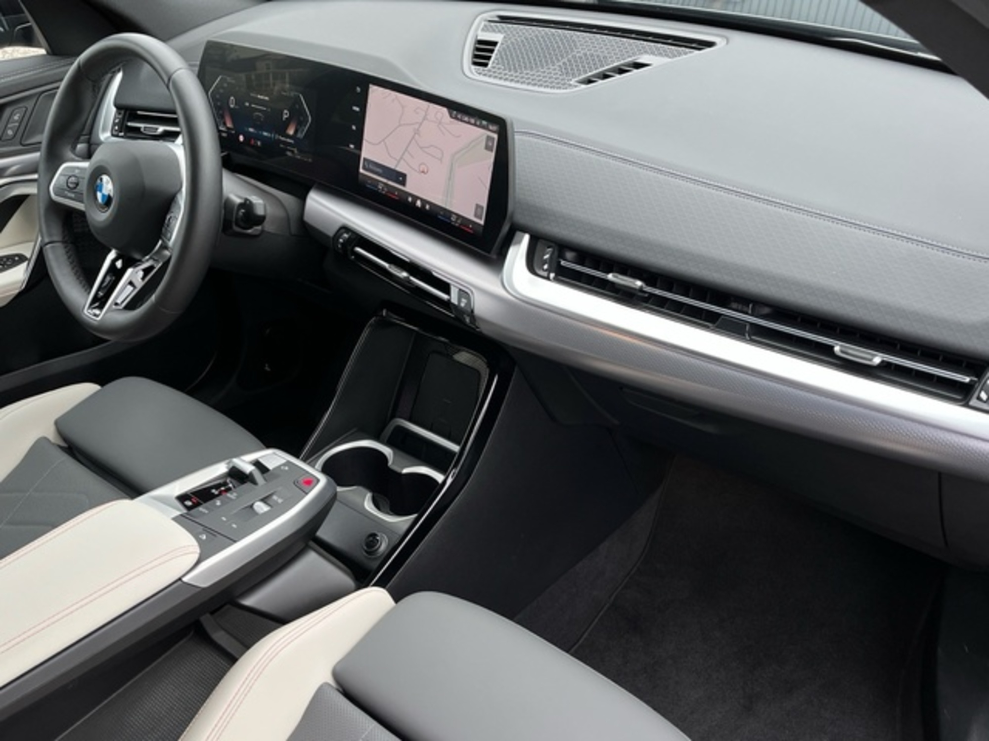 Renting BMW X2 xDrive20d 120 kW (163 CV) 4