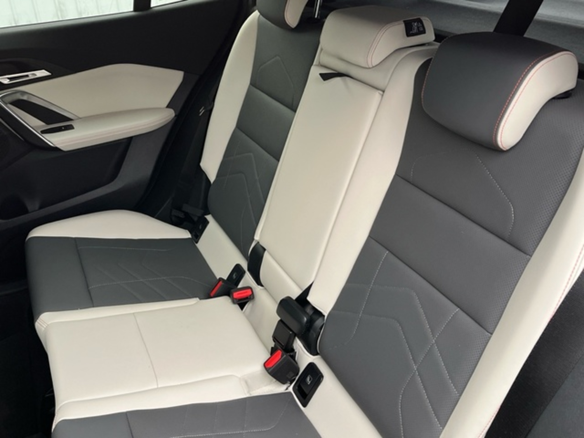 Renting BMW X2 xDrive20d 120 kW (163 CV) 4