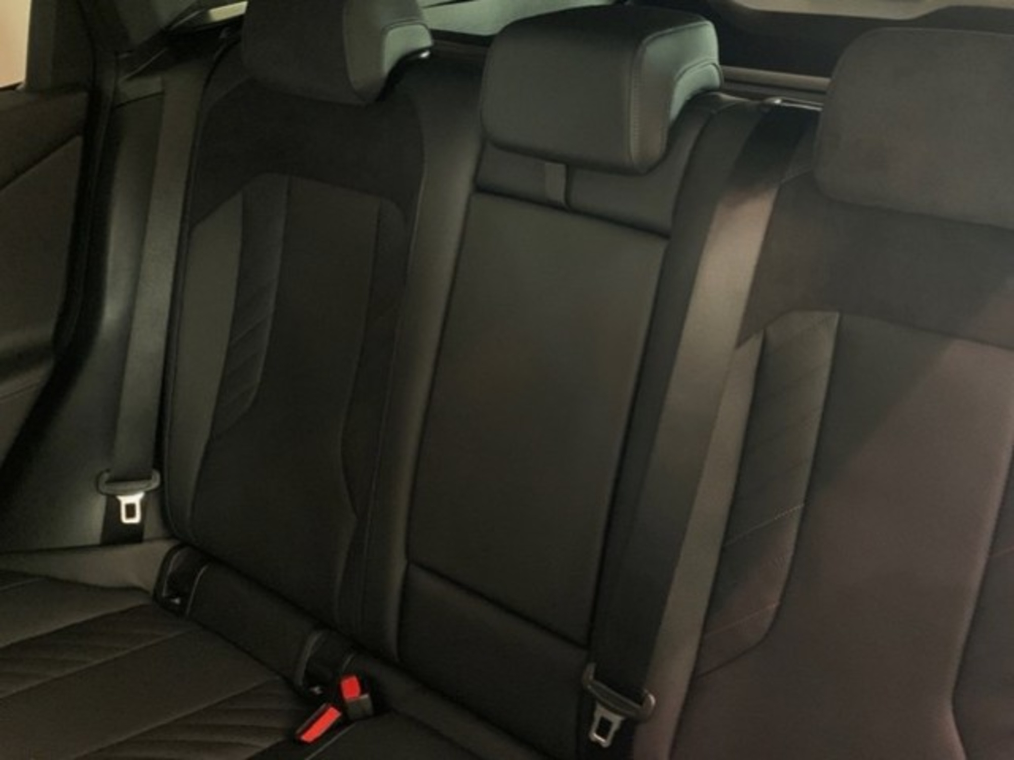 Renting BMW X3 20 xDrive 153 kW (208 CV) 5