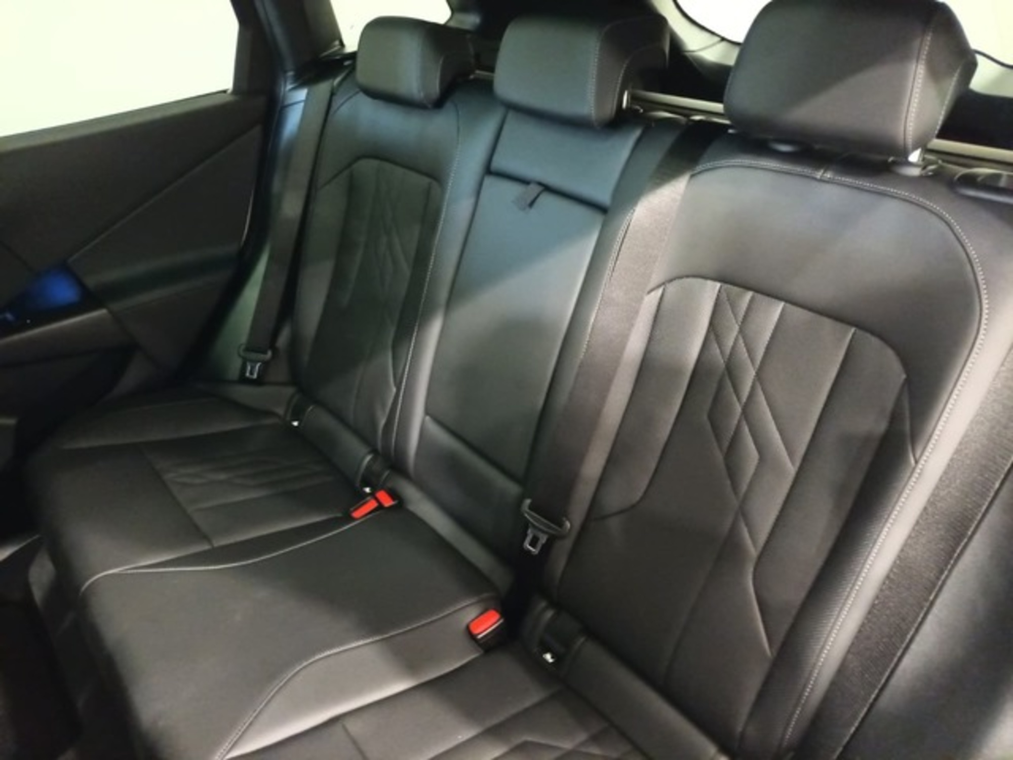 Renting BMW X3 xDrive20d 145 kW (197 CV) 15 6