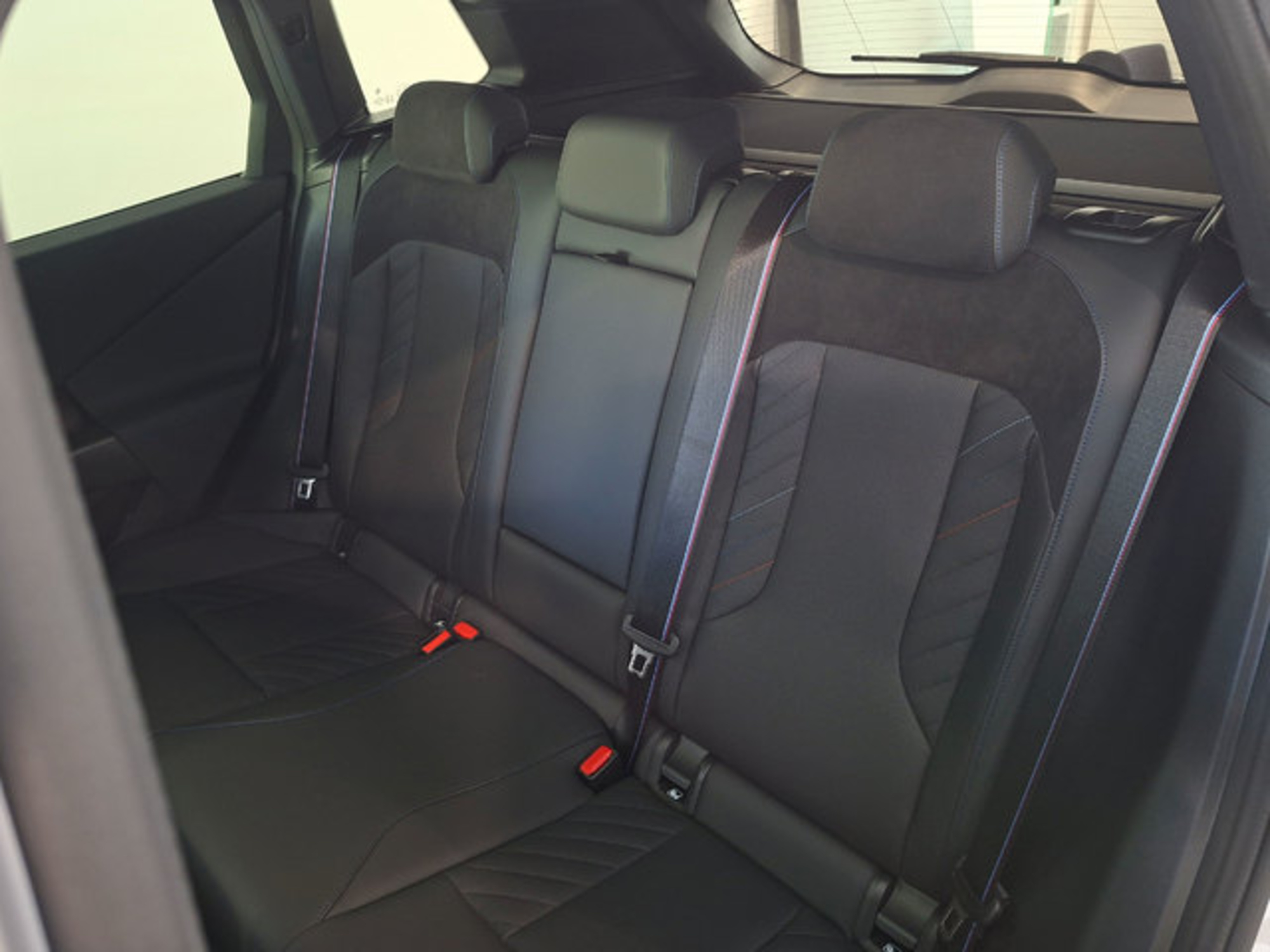 Renting BMW X3 xDrive20d 145 kW (197 CV) 2 1