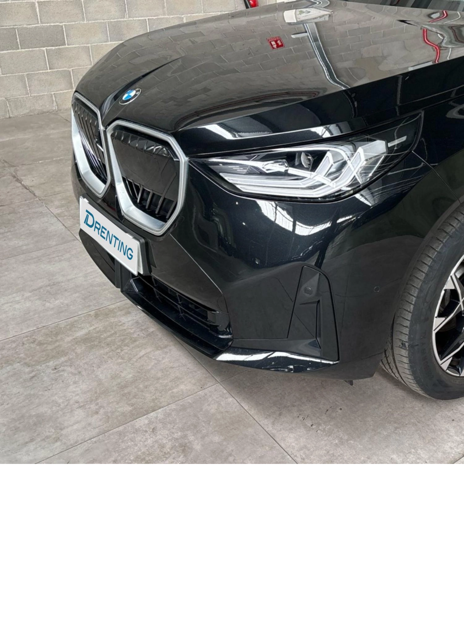 Renting BMW X3 xDrive20d 145 kW (197 CV) 23