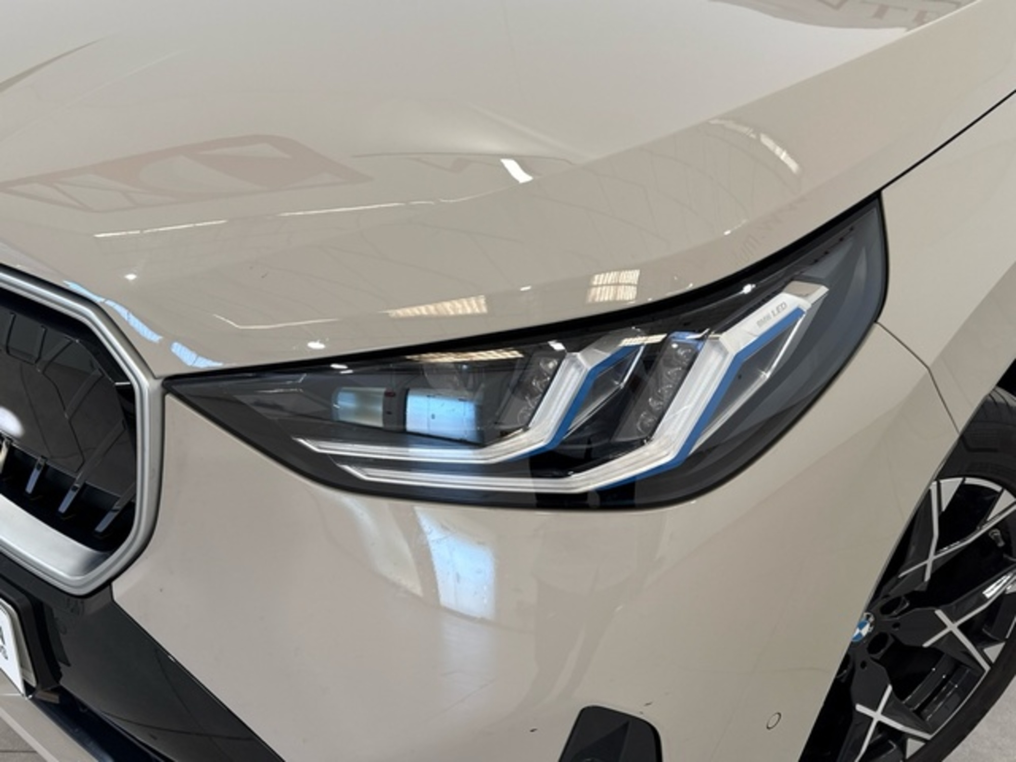 Renting BMW X3 xDrive20d 145 kW (197 CV) 5 5