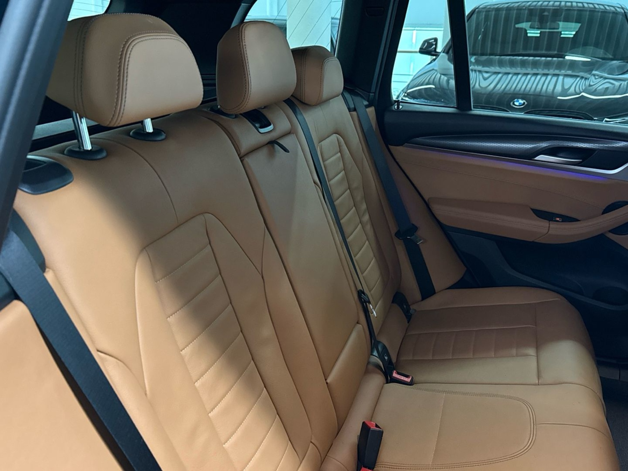 Renting BMW X3 xDrive20d xLine 140 kW (190 CV) 2