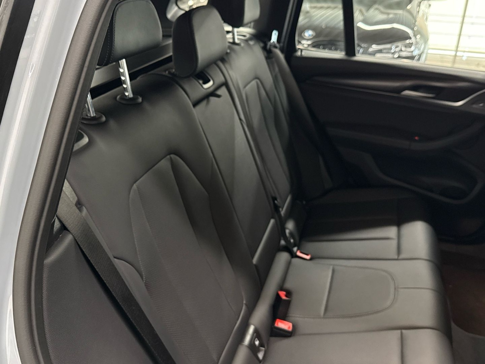 Renting BMW X3 xDrive20d xLine 140 kW (190 CV) 2 1