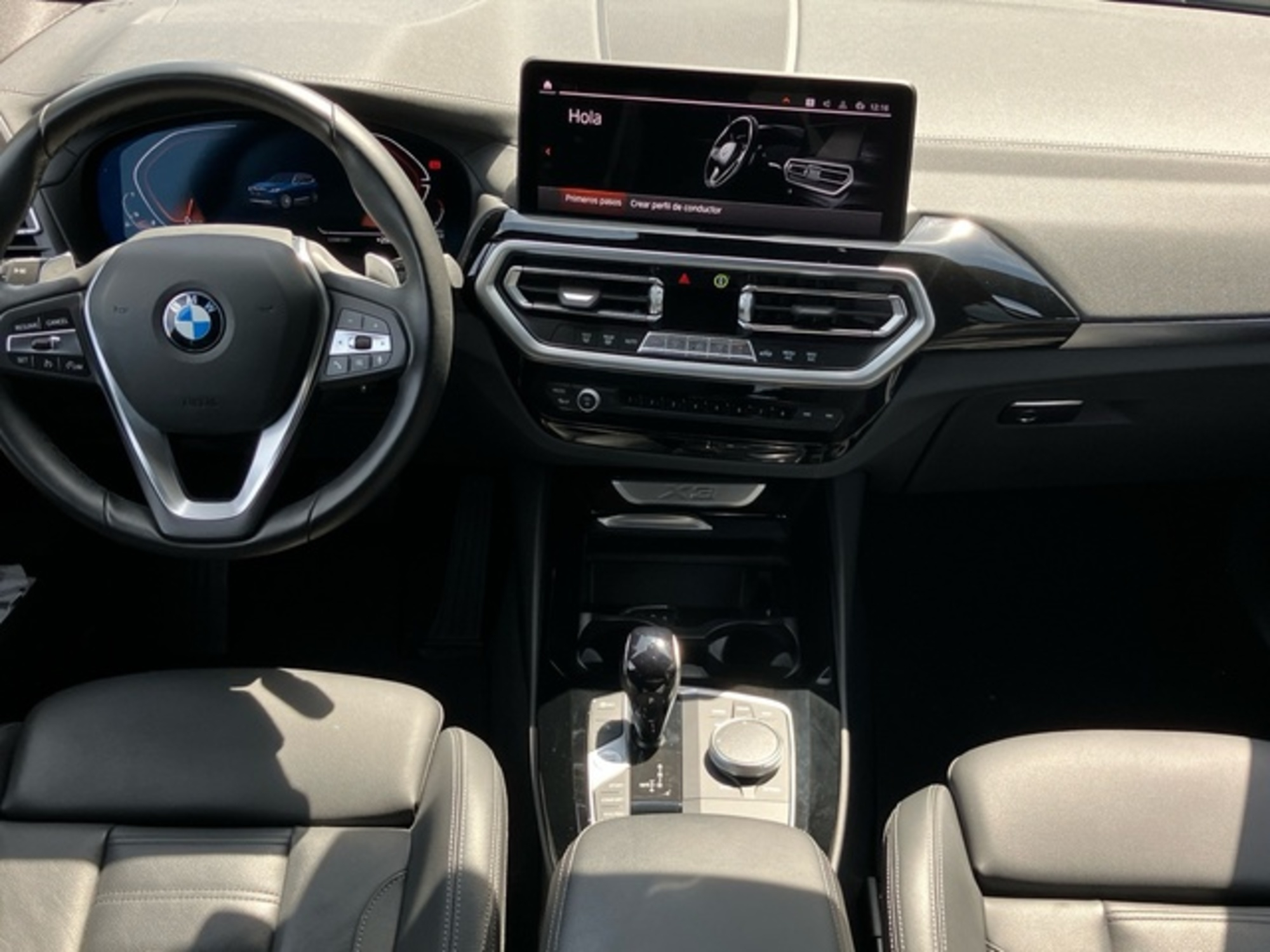 Renting BMW X3 xDrive20i xLine 135 kW (184 CV)