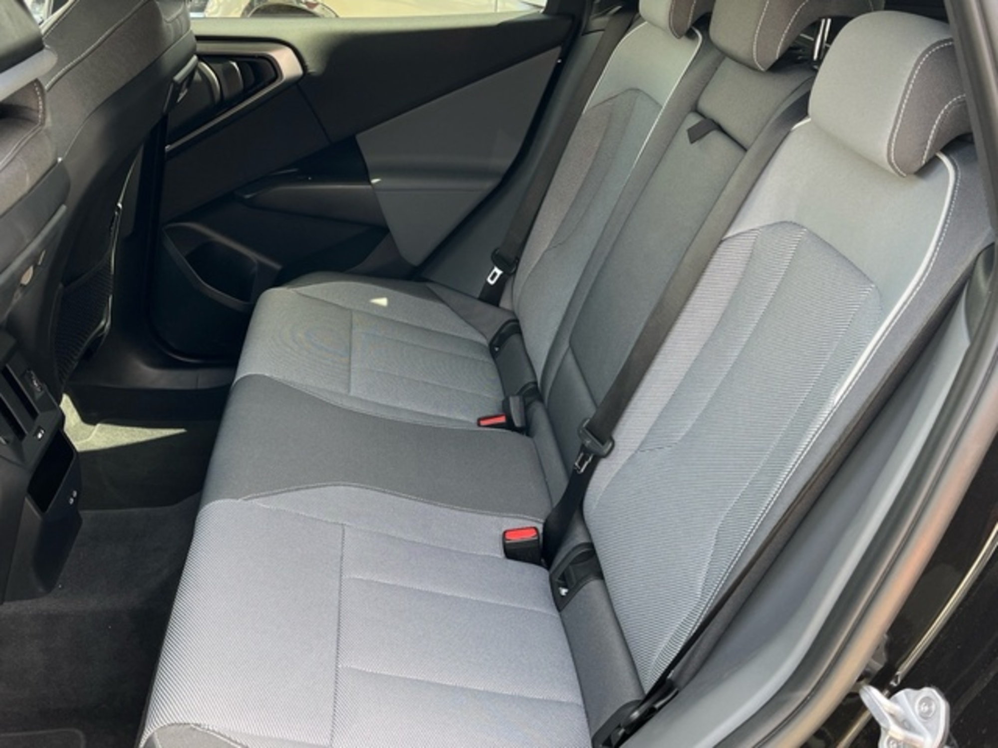 Renting BMW X3 xDrive30e 220 kW (299 CV) 1 1