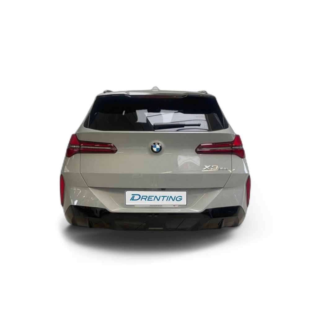 Renting BMW X3 xDrive30e 220 kW (299 CV) 4 9