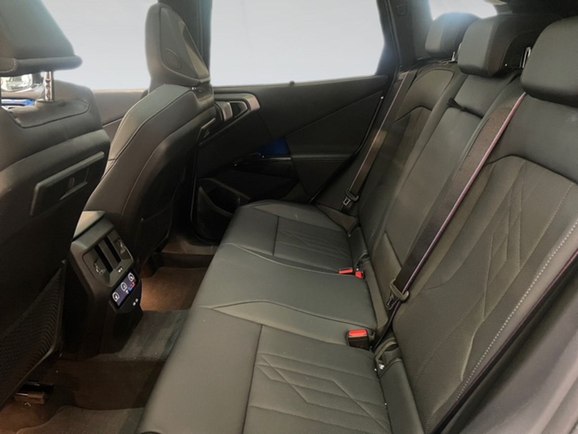 Renting BMW X3 xDrive30e 220 kW (299 CV) 4 9