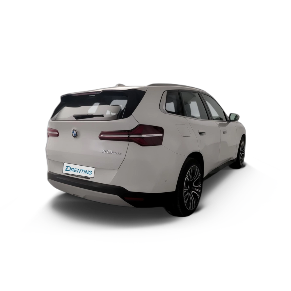Renting BMW X3 xDrive30e 220 kW (299 CV) 4 10
