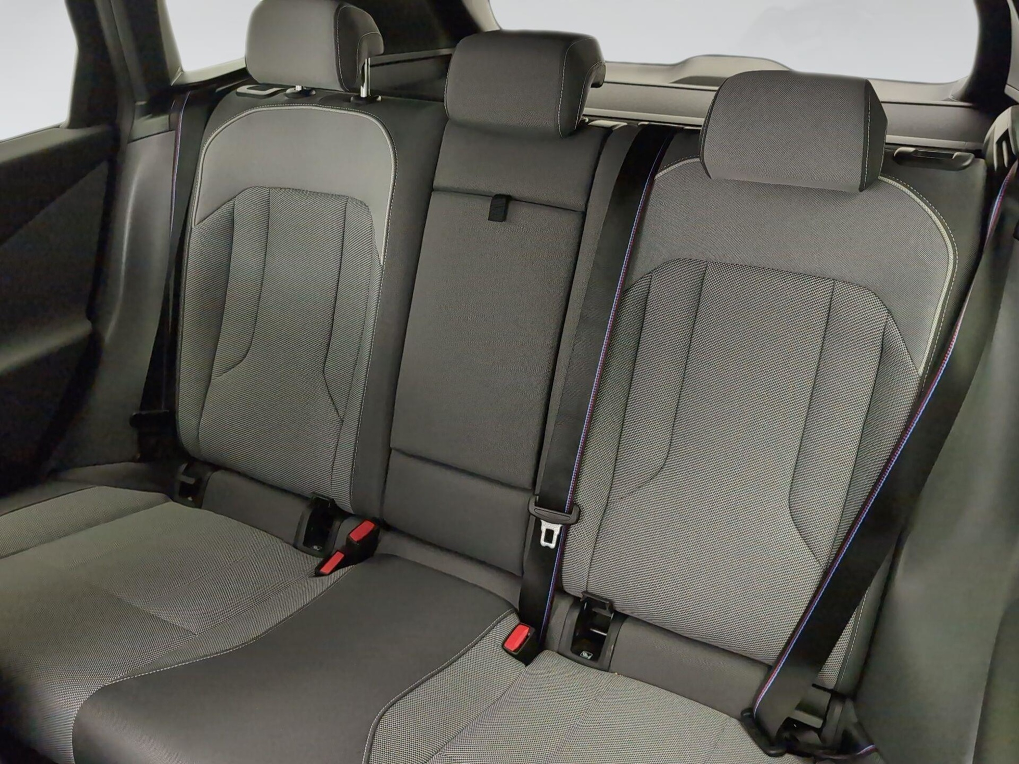 Renting BMW X3 xDrive30e 220 kW (299 CV) 7 2