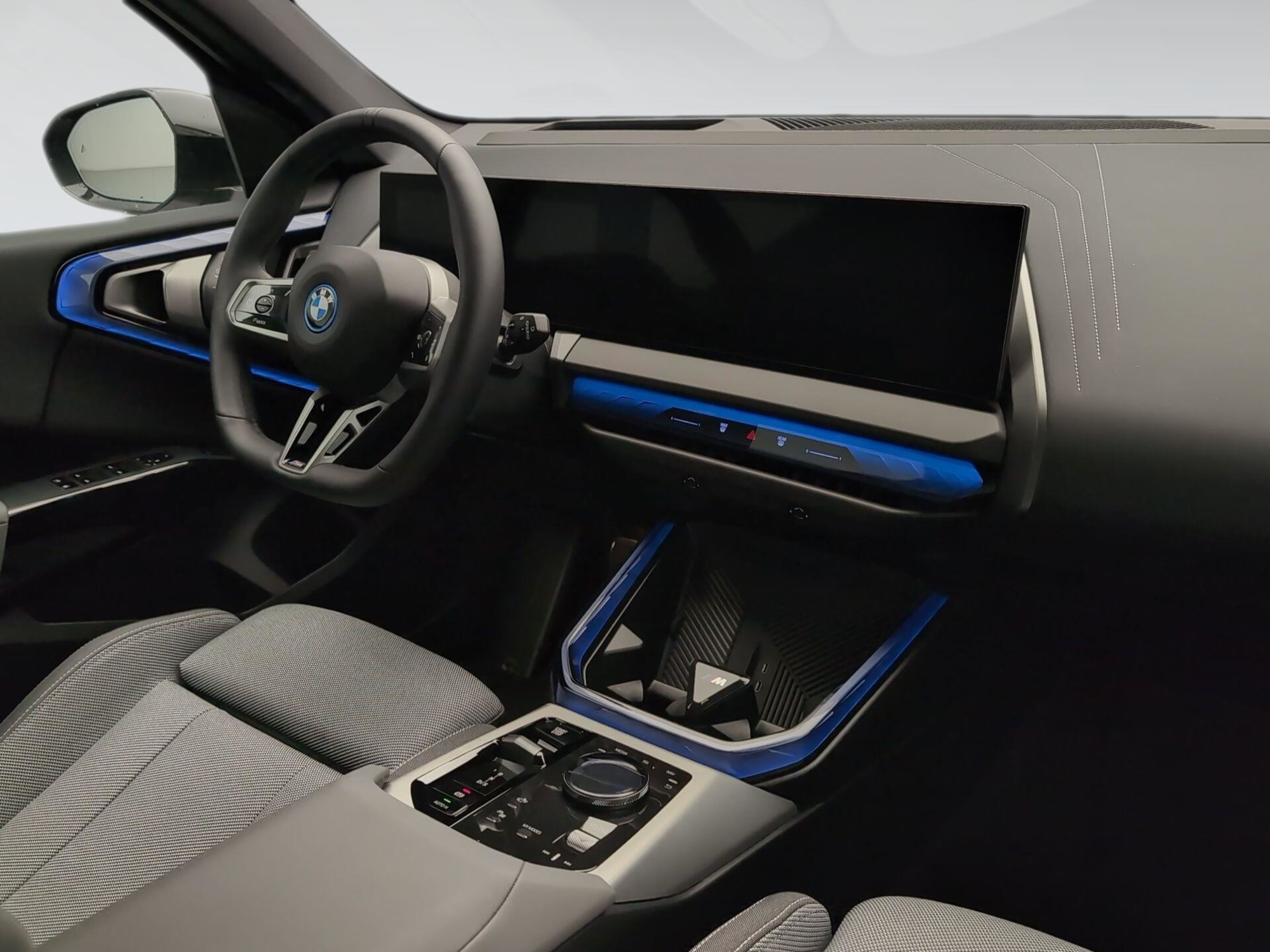 Renting BMW X3 xDrive30e 220 kW (299 CV) 7 3