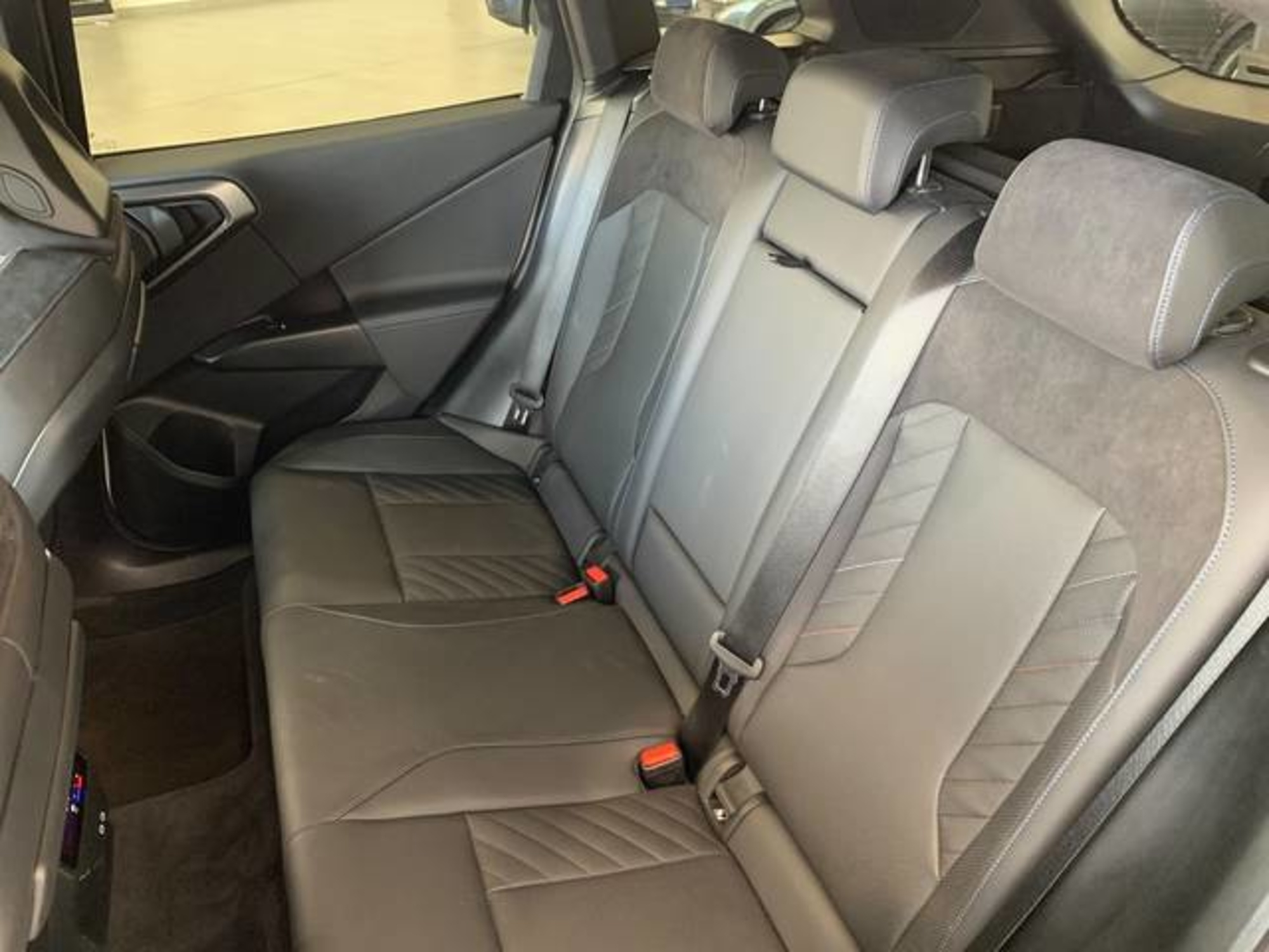 Renting BMW X3 xDrive40d 223 kW (303 CV) 5