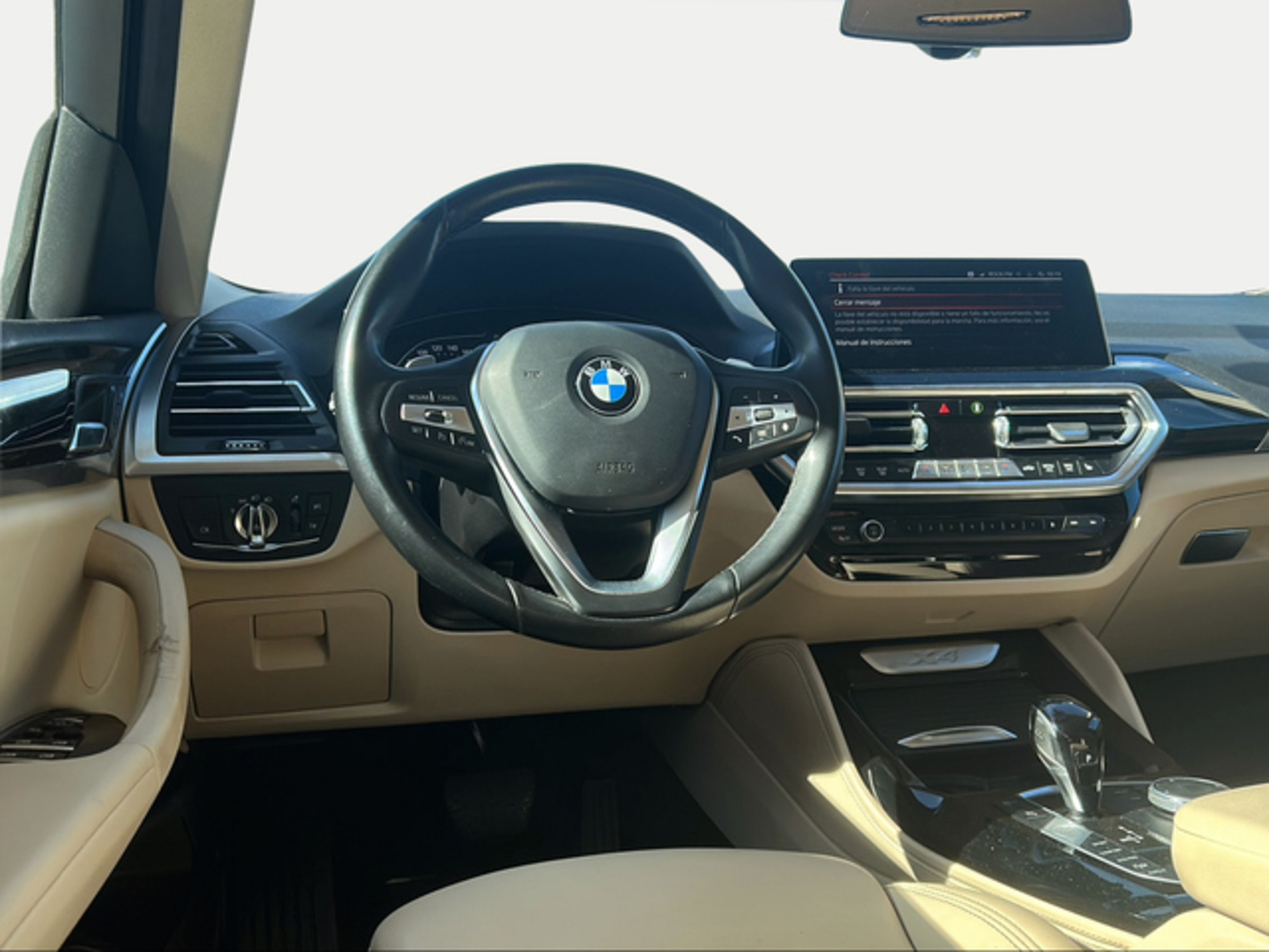 Renting BMW X4 xDrive20d xLine 140 kW (190 CV) 6