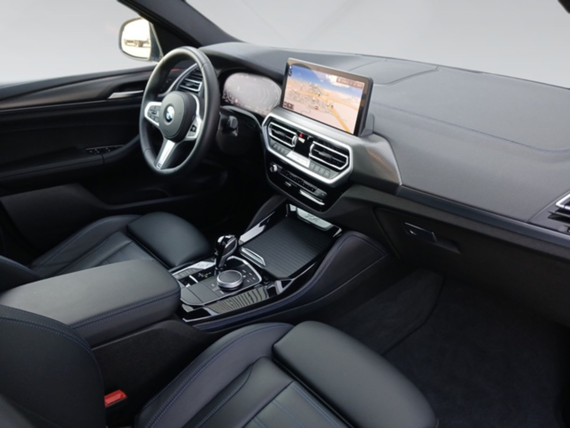 Renting BMW X4 xDrive20d xLine 140 kW (190 CV) 4