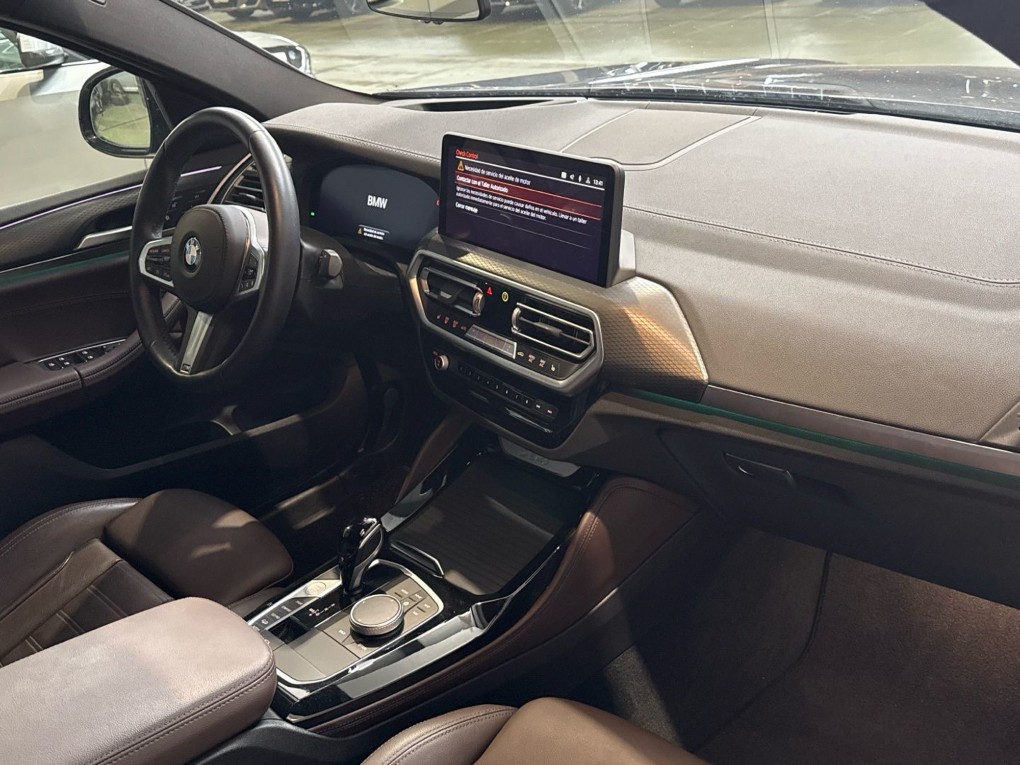 Renting BMW X4 xDrive20d xLine 140 kW (190 CV) 4 1