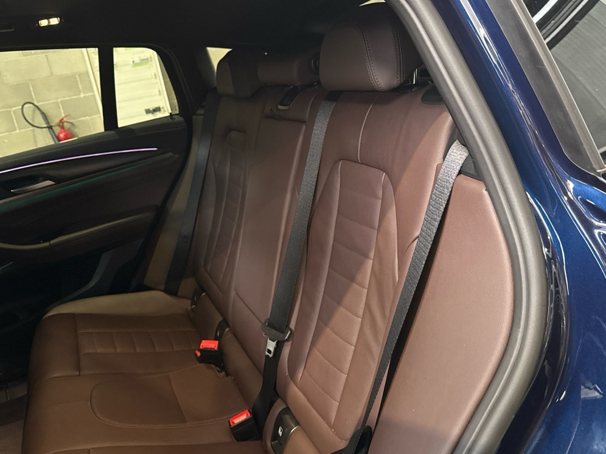 Renting BMW X4 xDrive20d xLine 140 kW (190 CV) 4 1
