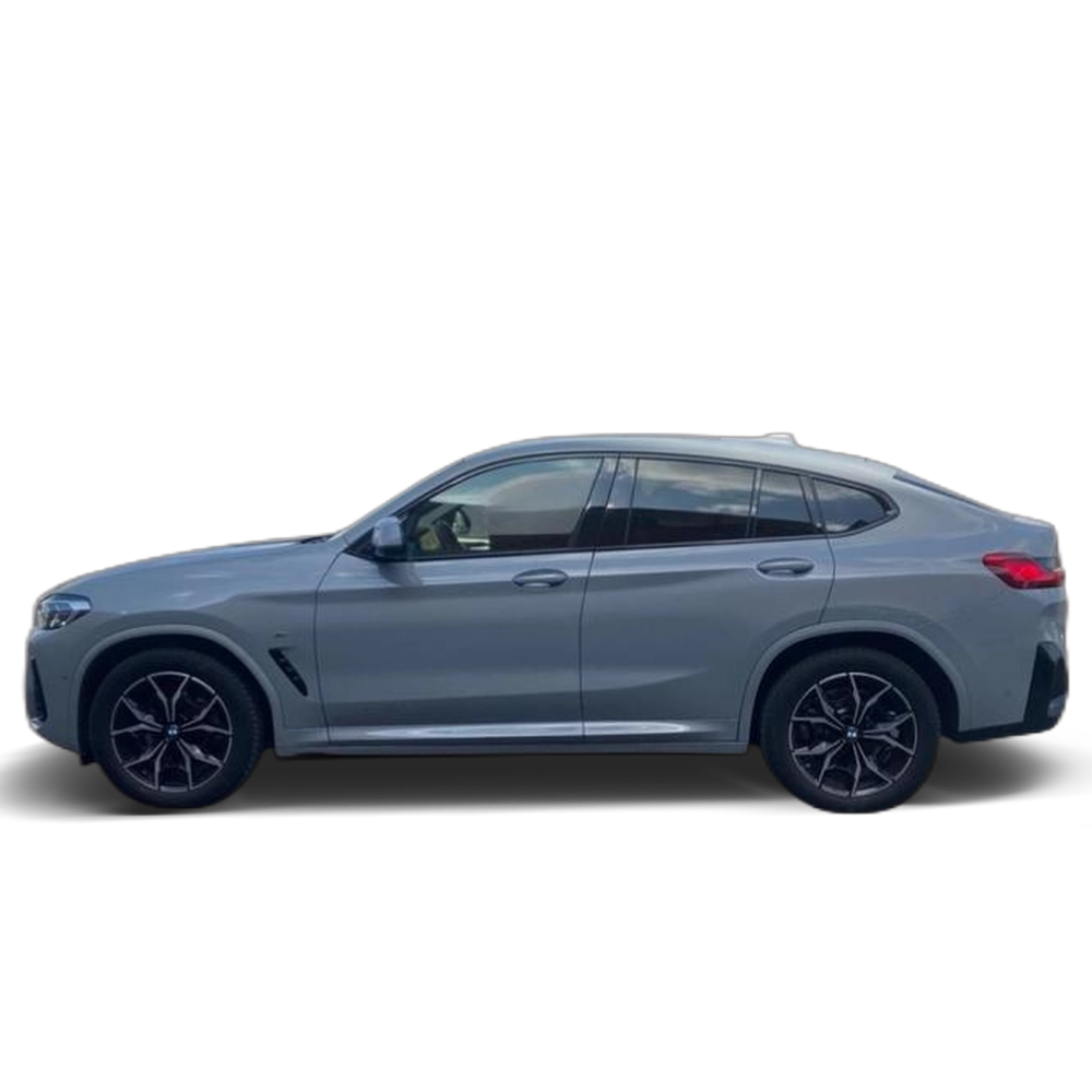 Renting BMW X4 xDrive20i xLine 135 kW (184 CV)