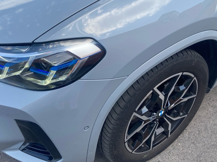 Renting BMW X4 xDrive20i xLine 135 kW (184 CV)