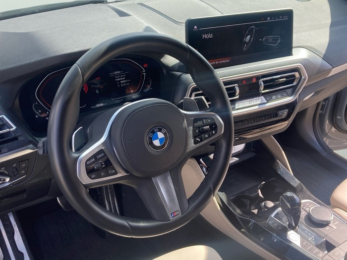 Renting BMW X4 xDrive20i xLine 135 kW (184 CV)