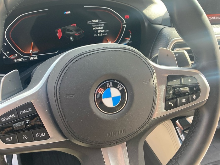 Renting BMW X4 xDrive20i xLine 135 kW (184 CV)