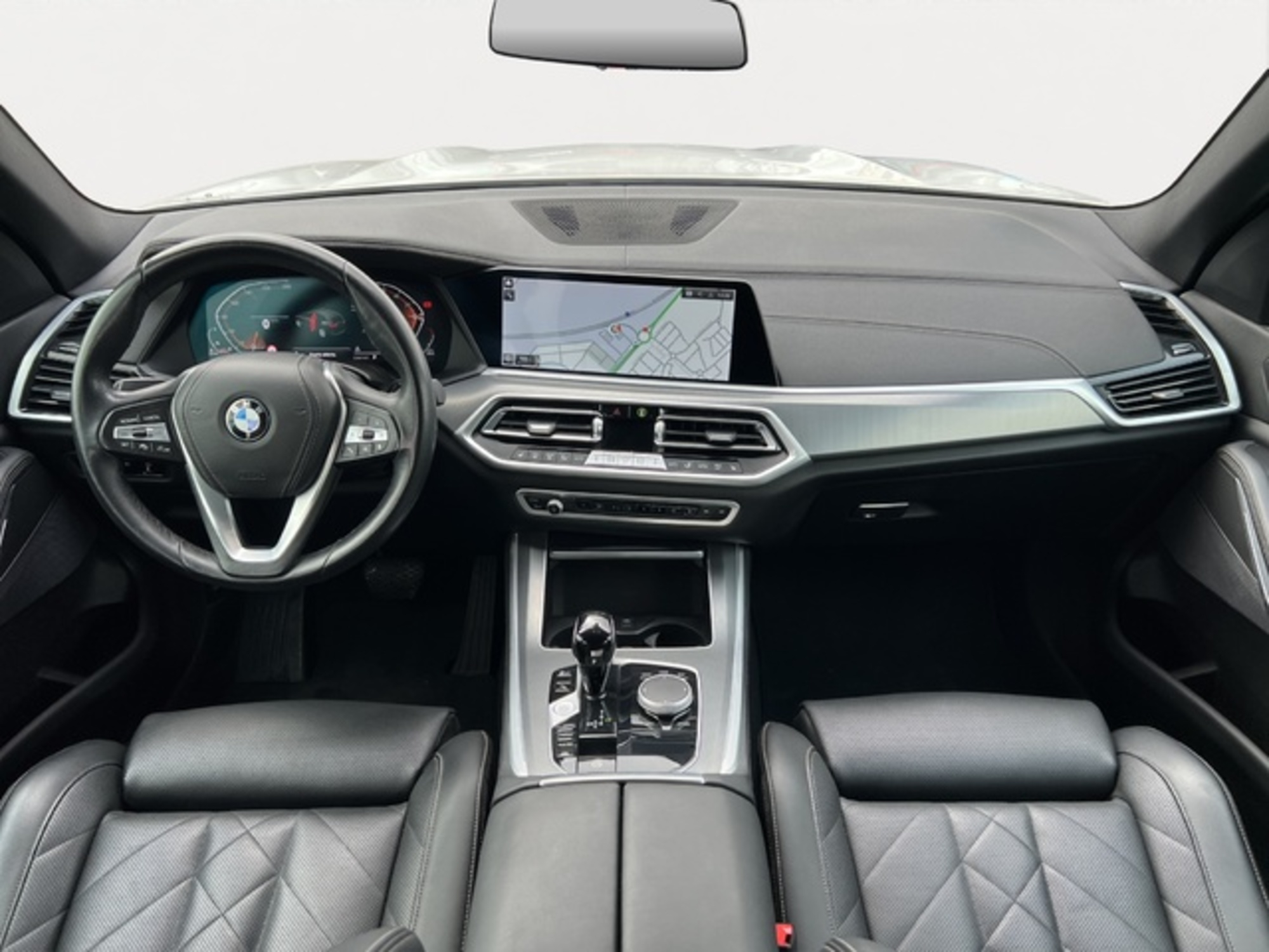 Renting BMW X5 xDrive30d 210 kW (286 CV) 1