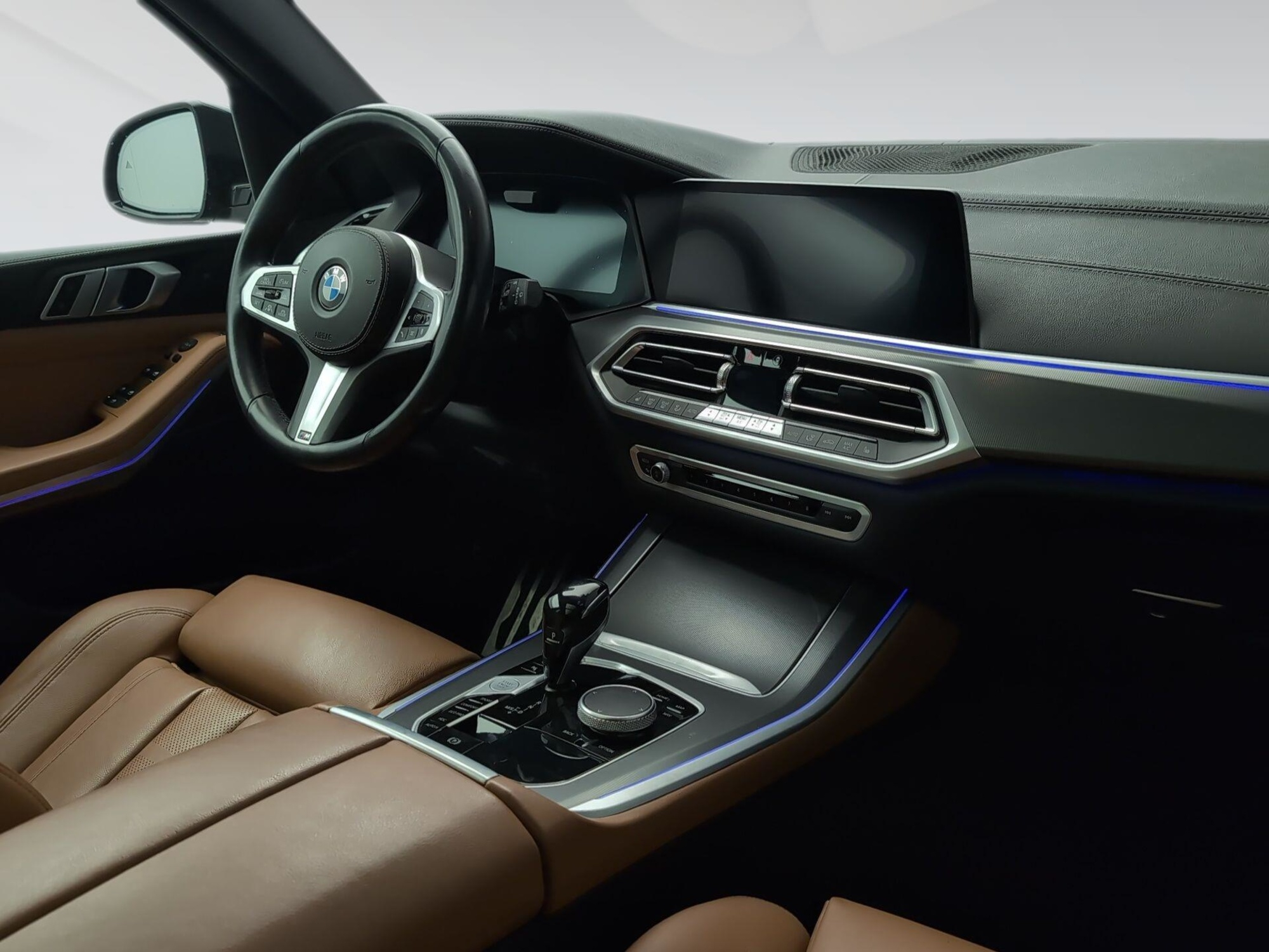Renting BMW X5 xDrive30d 210 kW (286 CV) 2 1