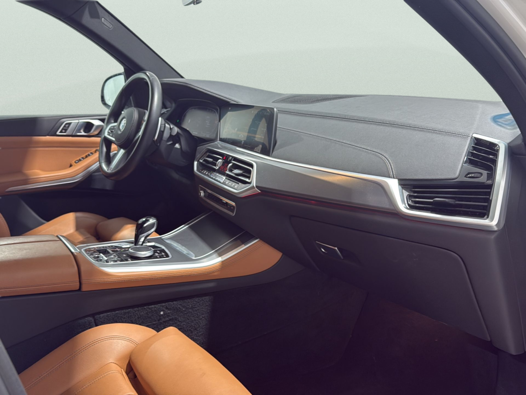 Renting BMW X5 xDrive30d 210 kW (286 CV) 4 1