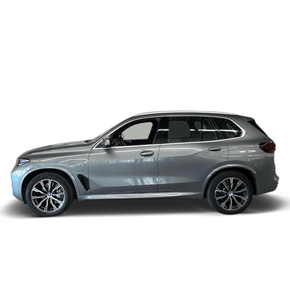 Renting BMW X5 xDrive50e xLine 360 kW (489 CV)