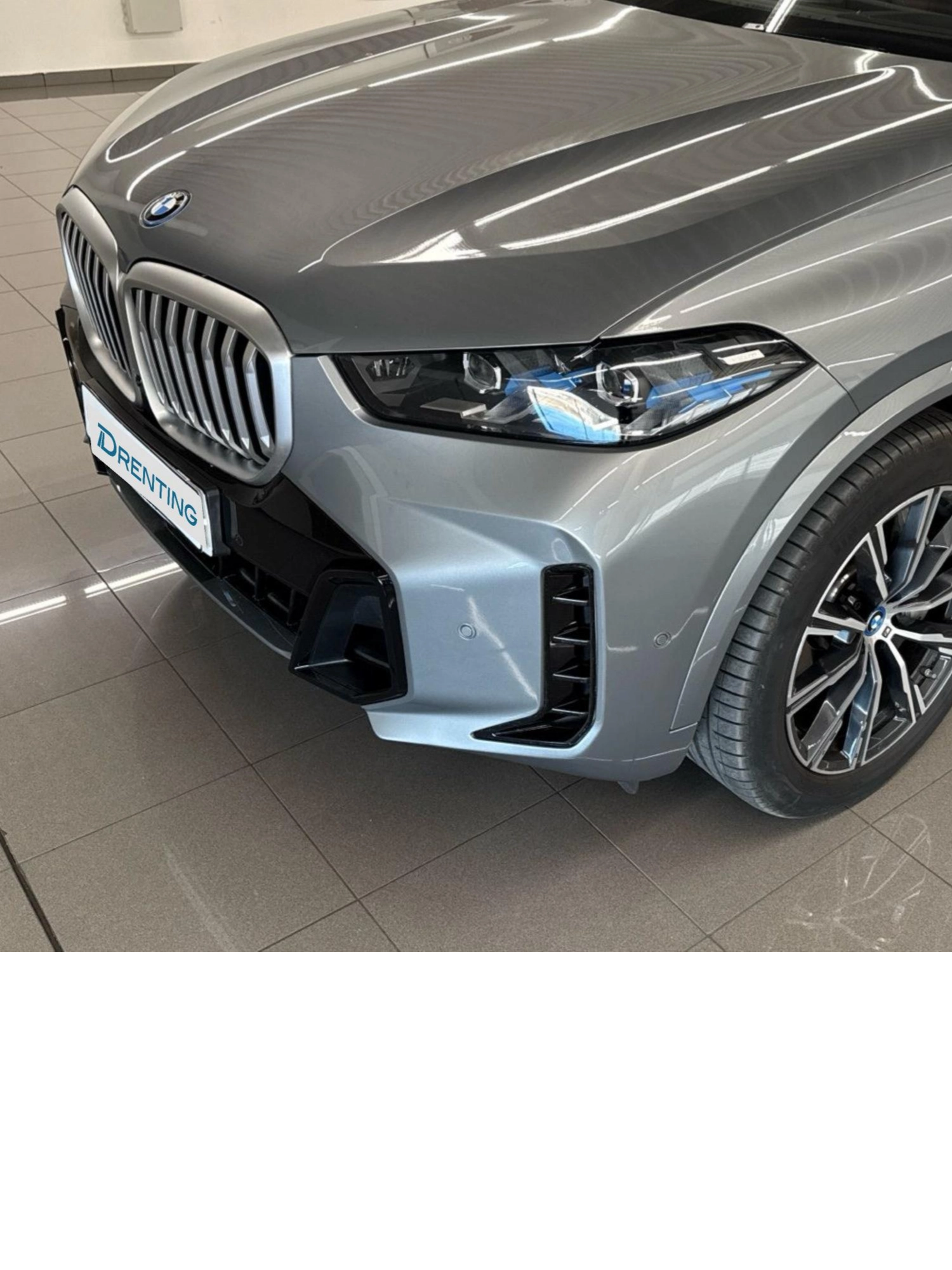 Renting BMW X5 xDrive50e xLine 360 kW (489 CV)